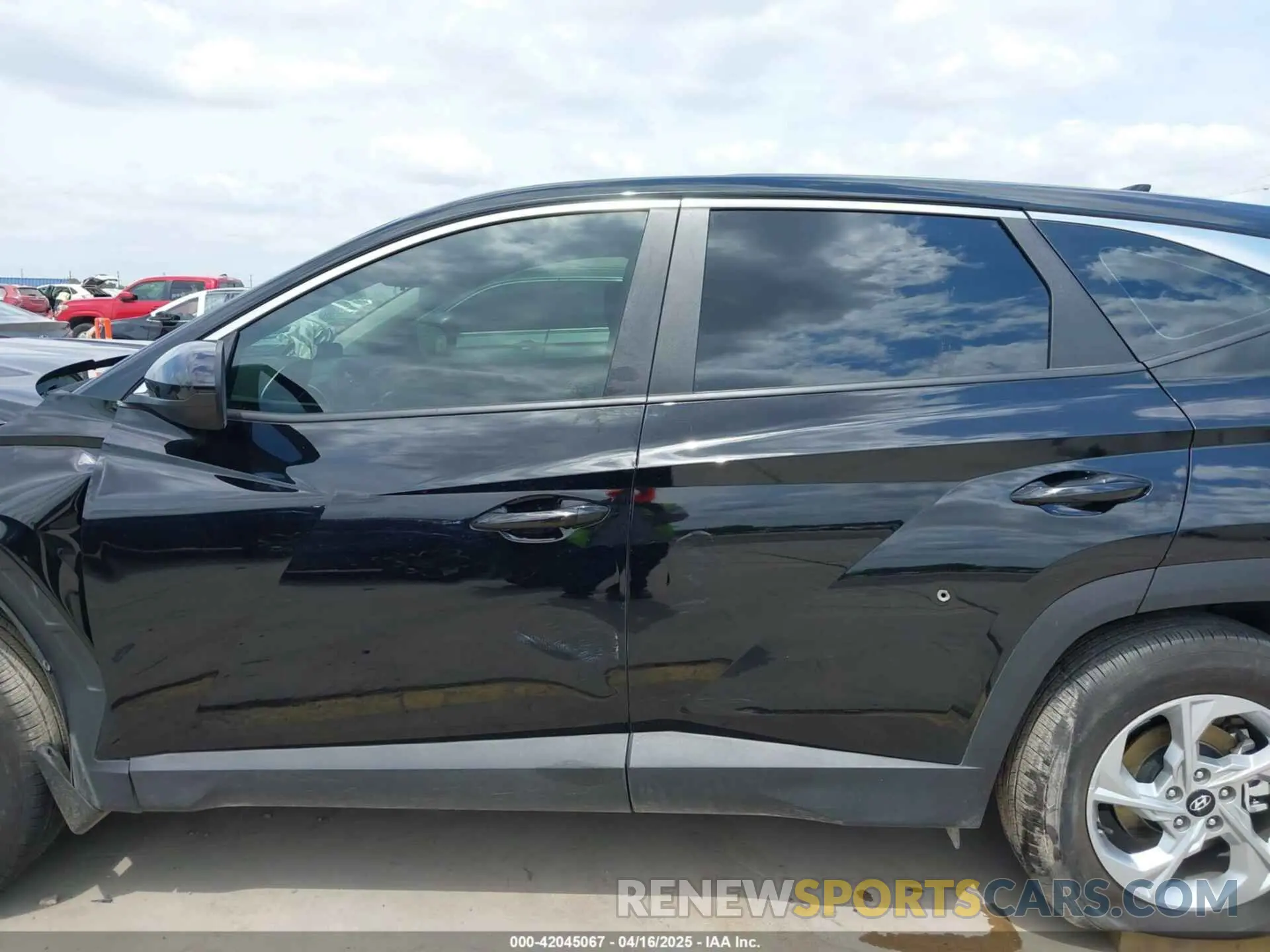 14 Photograph of a damaged car 5NMJA3DE5RH402456 HYUNDAI TUCSON 2024