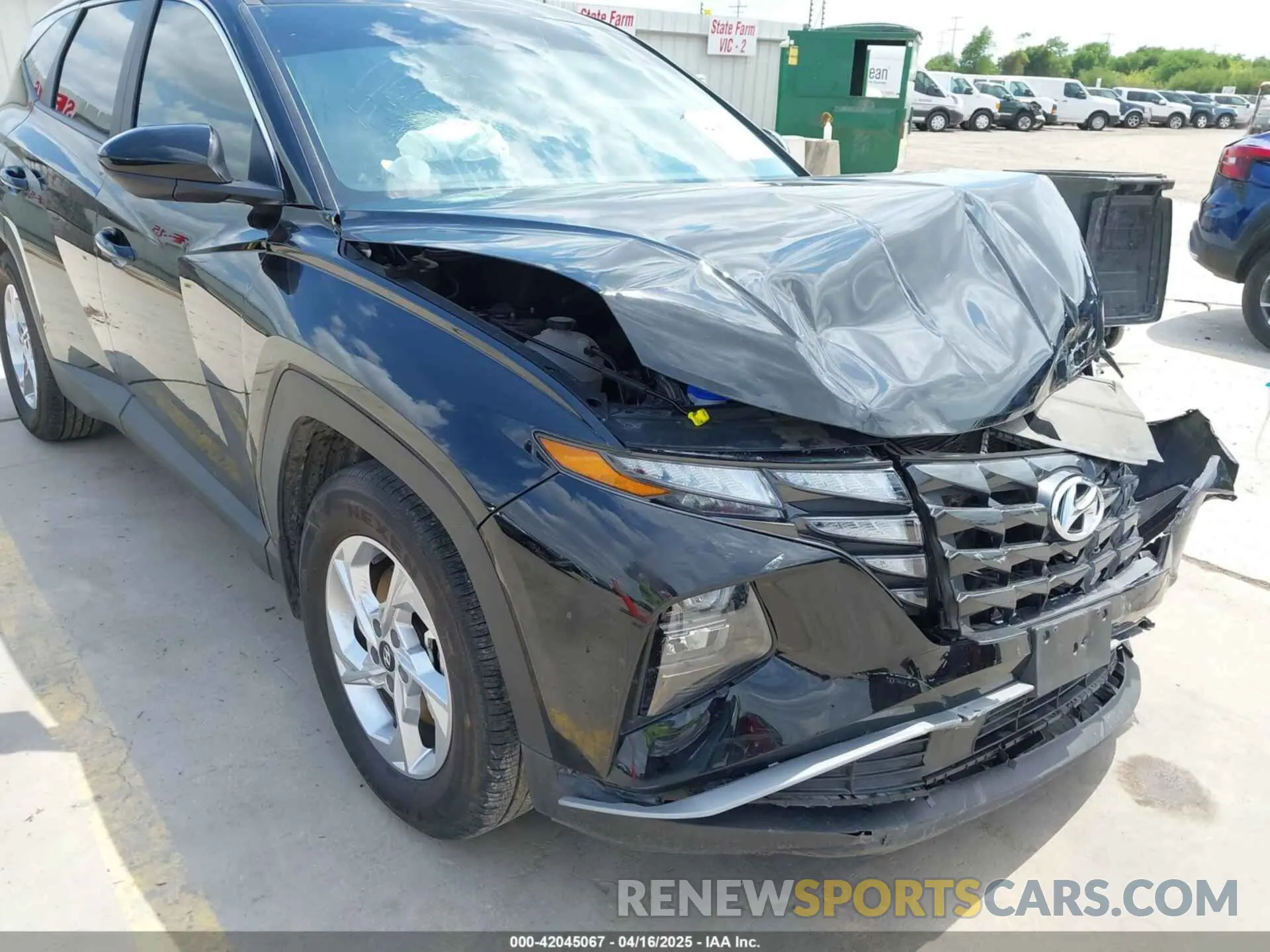 18 Photograph of a damaged car 5NMJA3DE5RH402456 HYUNDAI TUCSON 2024