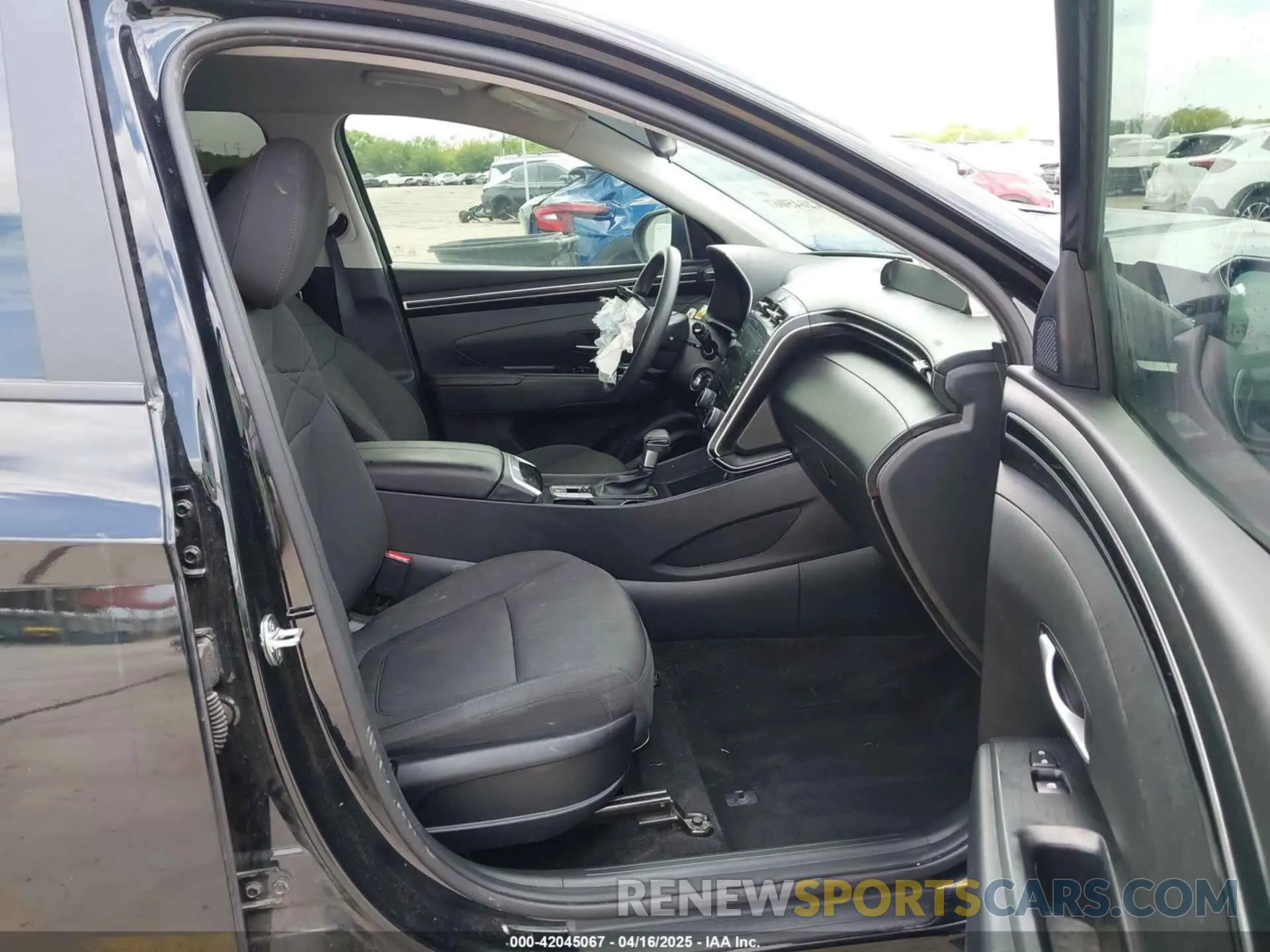 5 Photograph of a damaged car 5NMJA3DE5RH402456 HYUNDAI TUCSON 2024