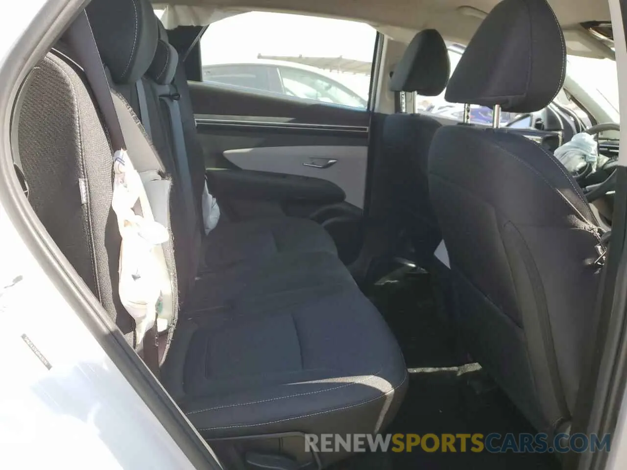 11 Photograph of a damaged car 5NMJA3DE6RH430783 HYUNDAI TUCSON 2024