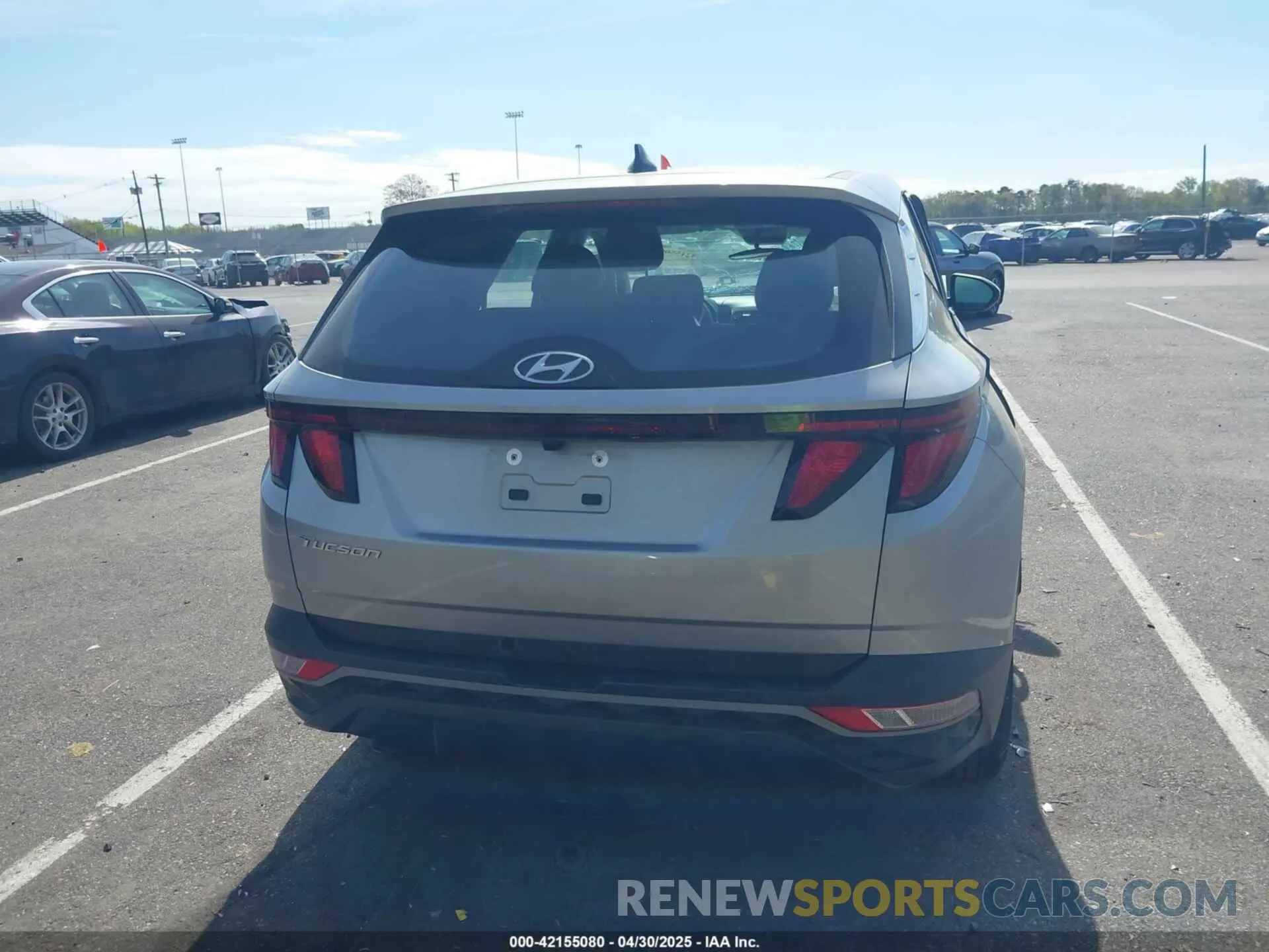 16 Photograph of a damaged car 5NMJA3DE7RH325329 HYUNDAI TUCSON 2024