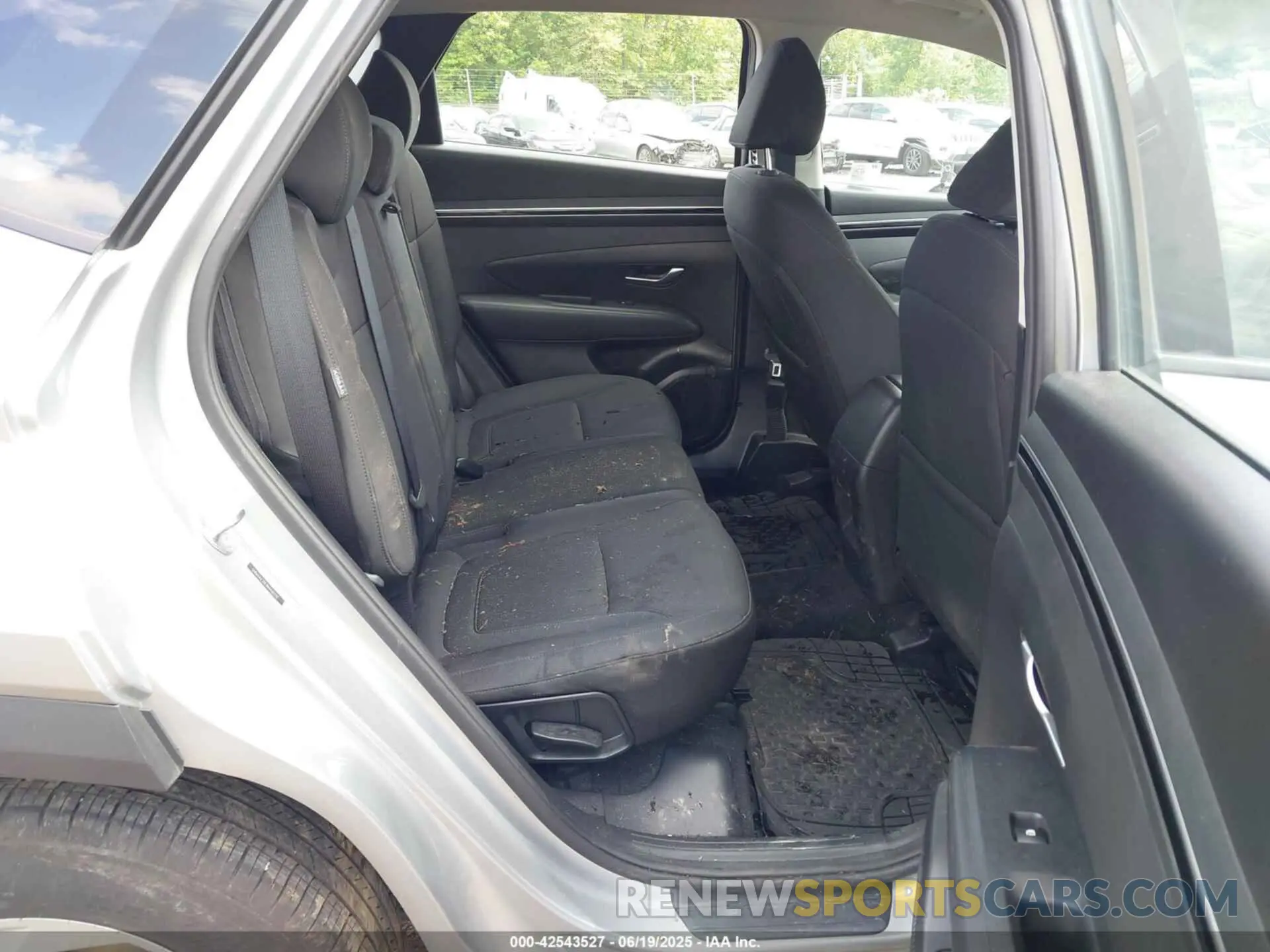 8 Photograph of a damaged car 5NMJACDE1RH432232 HYUNDAI TUCSON 2024