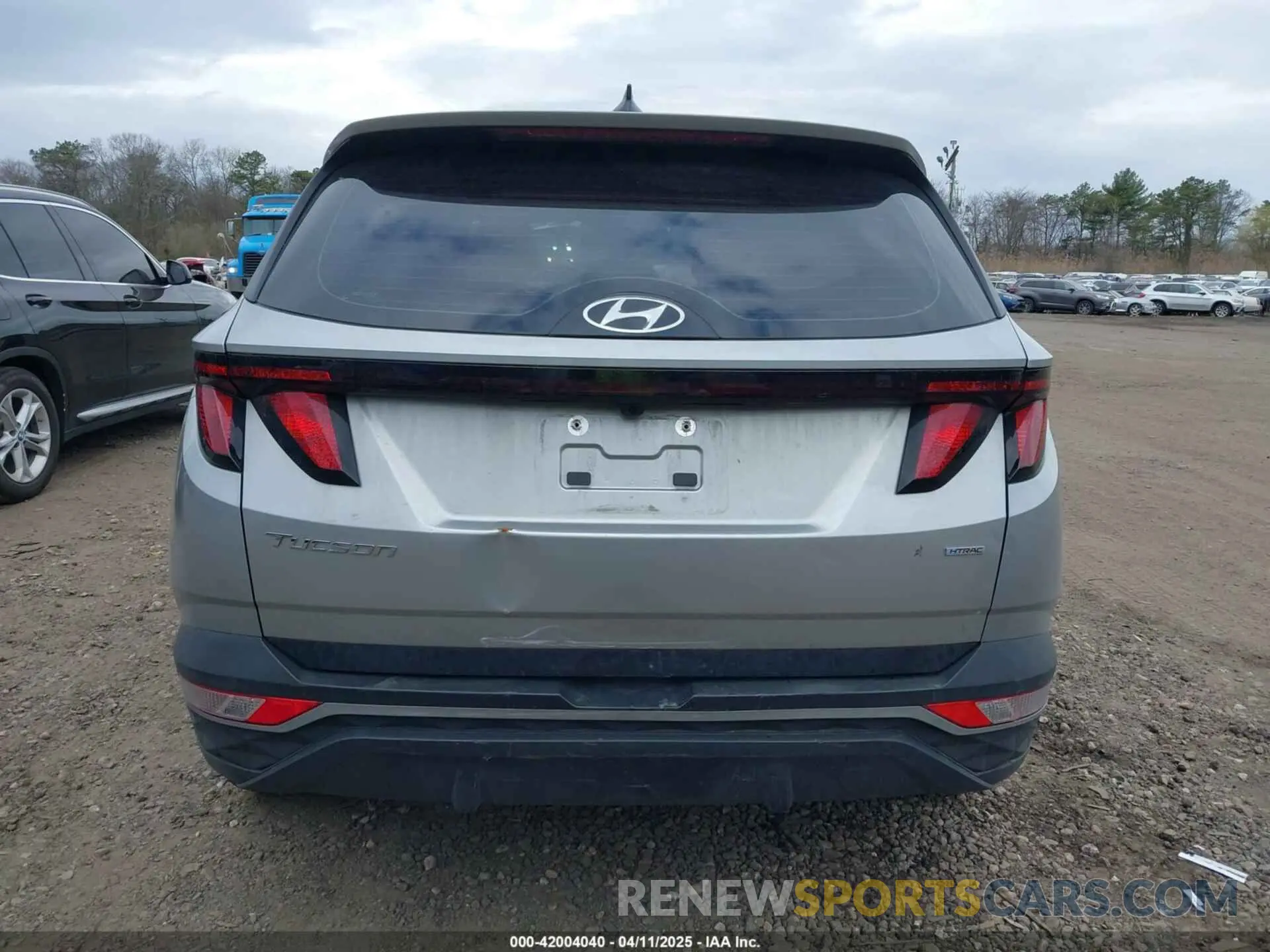 17 Photograph of a damaged car 5NMJACDE2RH357105 HYUNDAI TUCSON 2024