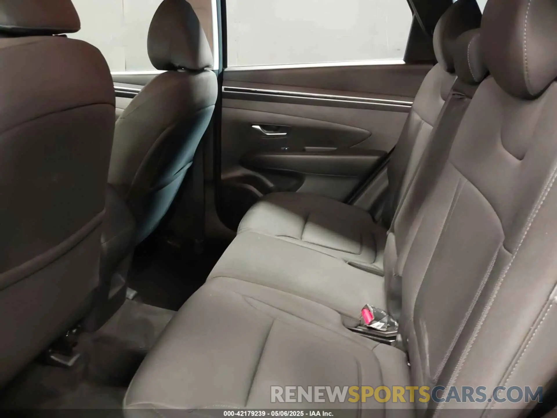 8 Photograph of a damaged car 5NMJACDE9RH400077 HYUNDAI TUCSON 2024