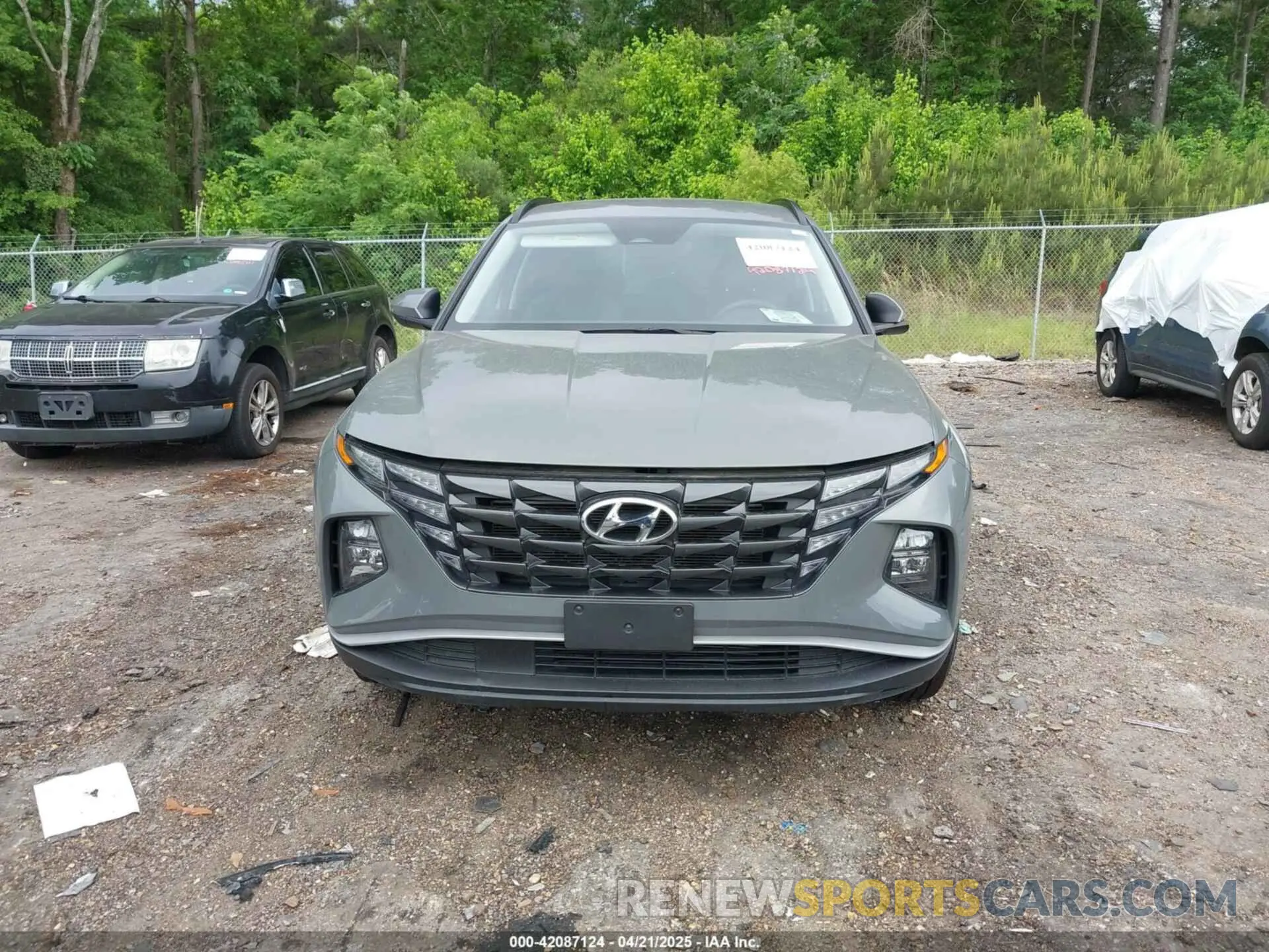 12 Photograph of a damaged car 5NMJB3DE0RH361098 HYUNDAI TUCSON 2024