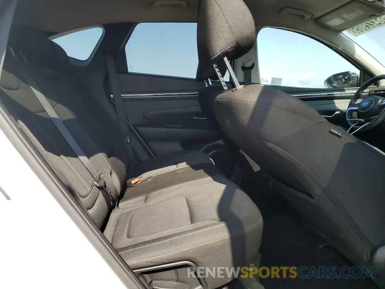 11 Photograph of a damaged car 5NMJB3DE0RH428315 HYUNDAI TUCSON 2024