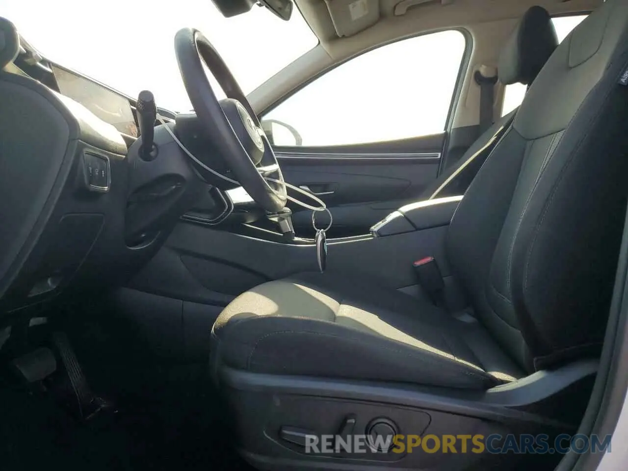 7 Photograph of a damaged car 5NMJB3DE0RH428315 HYUNDAI TUCSON 2024