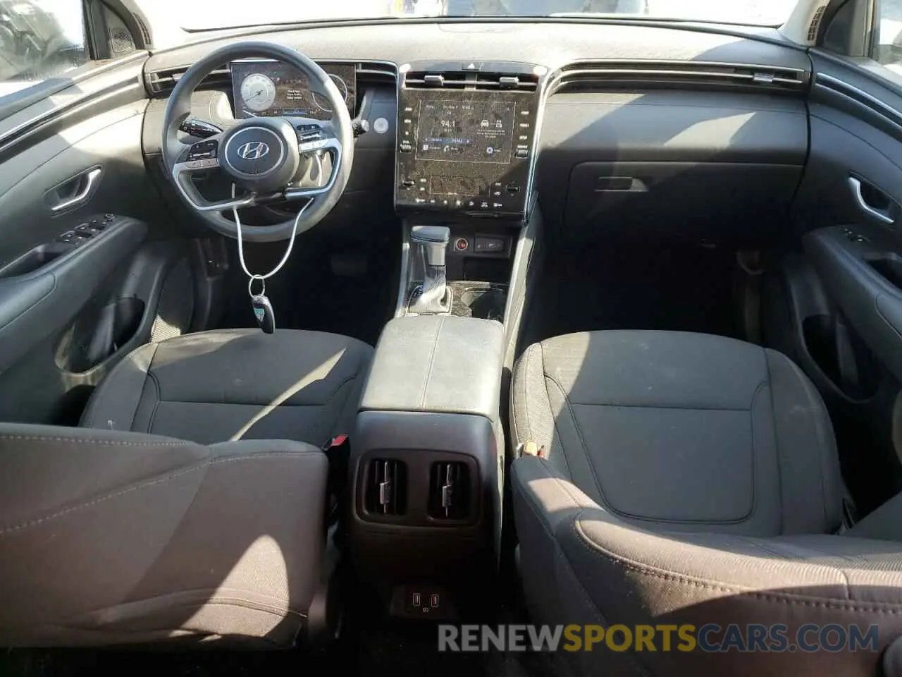 8 Photograph of a damaged car 5NMJB3DE0RH428315 HYUNDAI TUCSON 2024