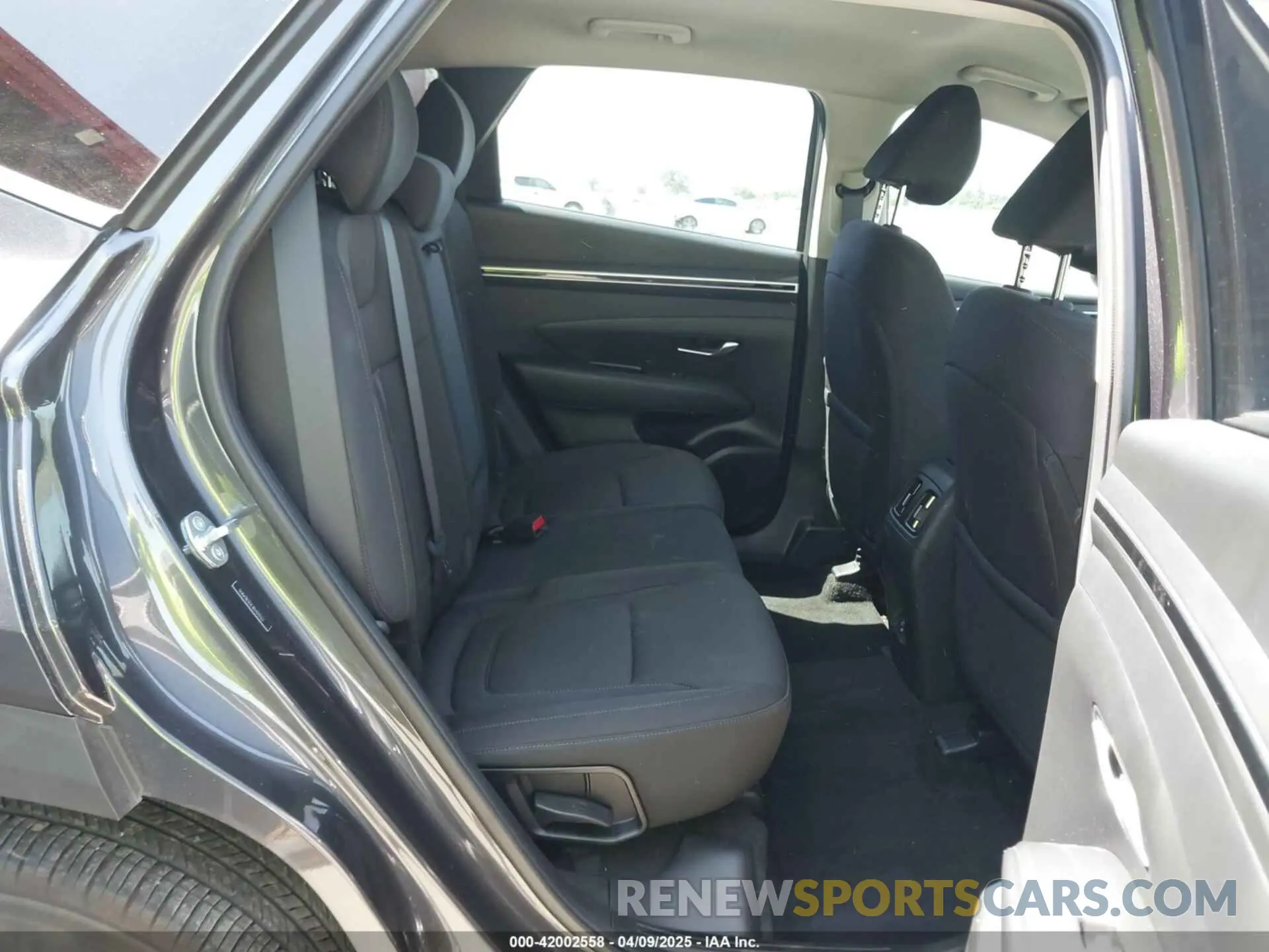 8 Фотография поврежденного автомобиля 5NMJB3DE1RH311763 HYUNDAI TUCSON 2024