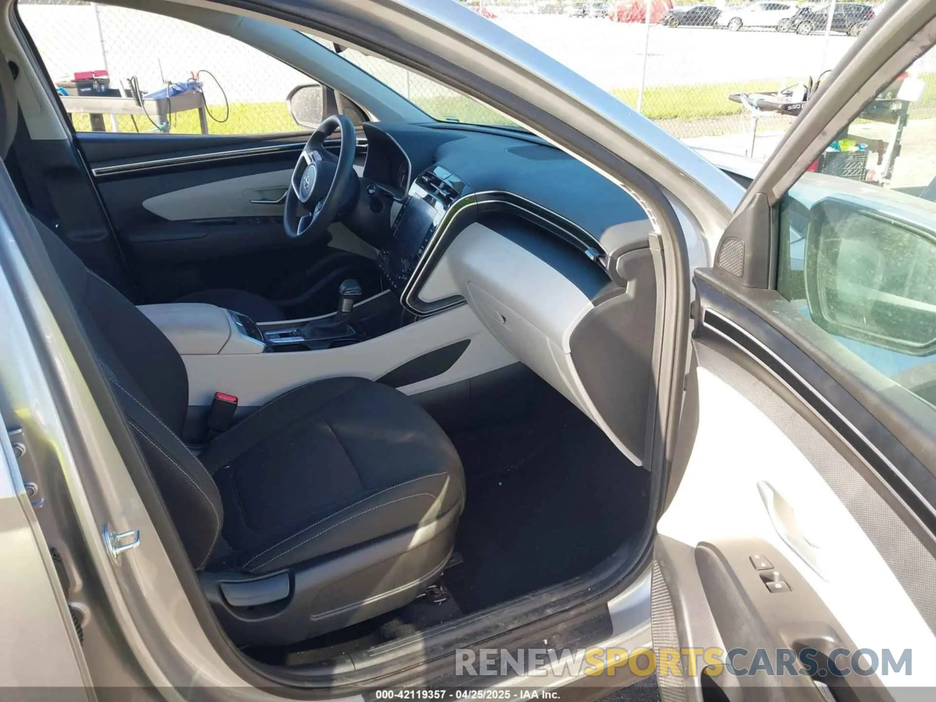 5 Photograph of a damaged car 5NMJB3DE1RH363250 HYUNDAI TUCSON 2024
