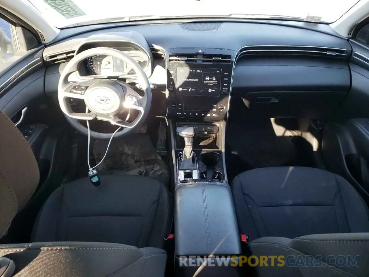 8 Photograph of a damaged car 5NMJB3DE1RH378136 HYUNDAI TUCSON 2024