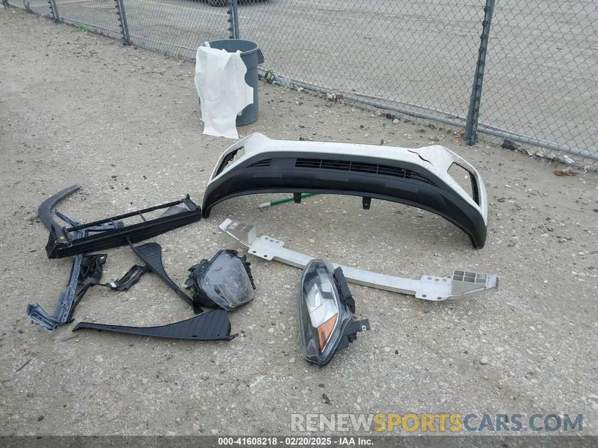 12 Photograph of a damaged car 5NMJB3DE1RH399729 HYUNDAI TUCSON 2024