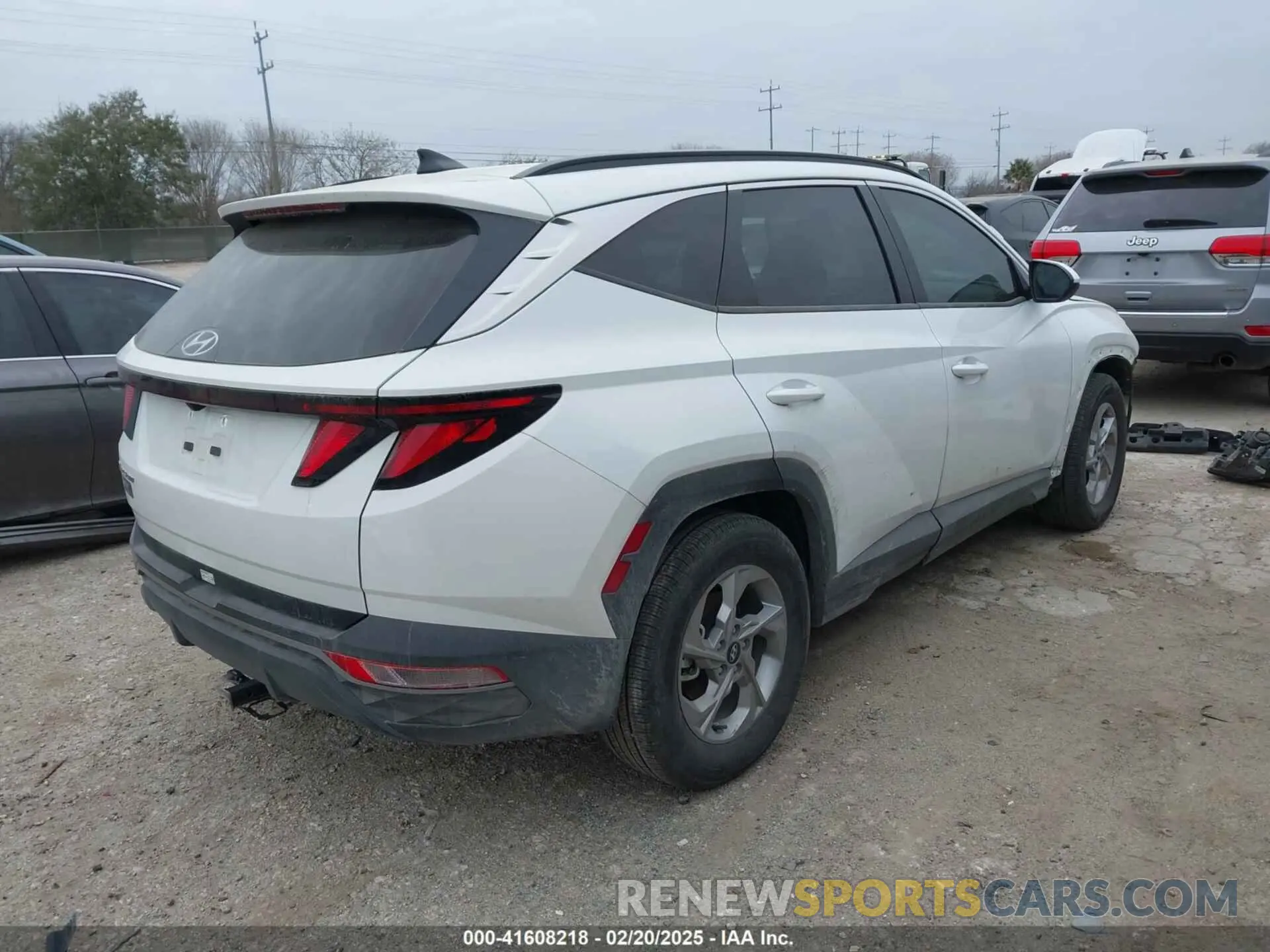 4 Photograph of a damaged car 5NMJB3DE1RH399729 HYUNDAI TUCSON 2024