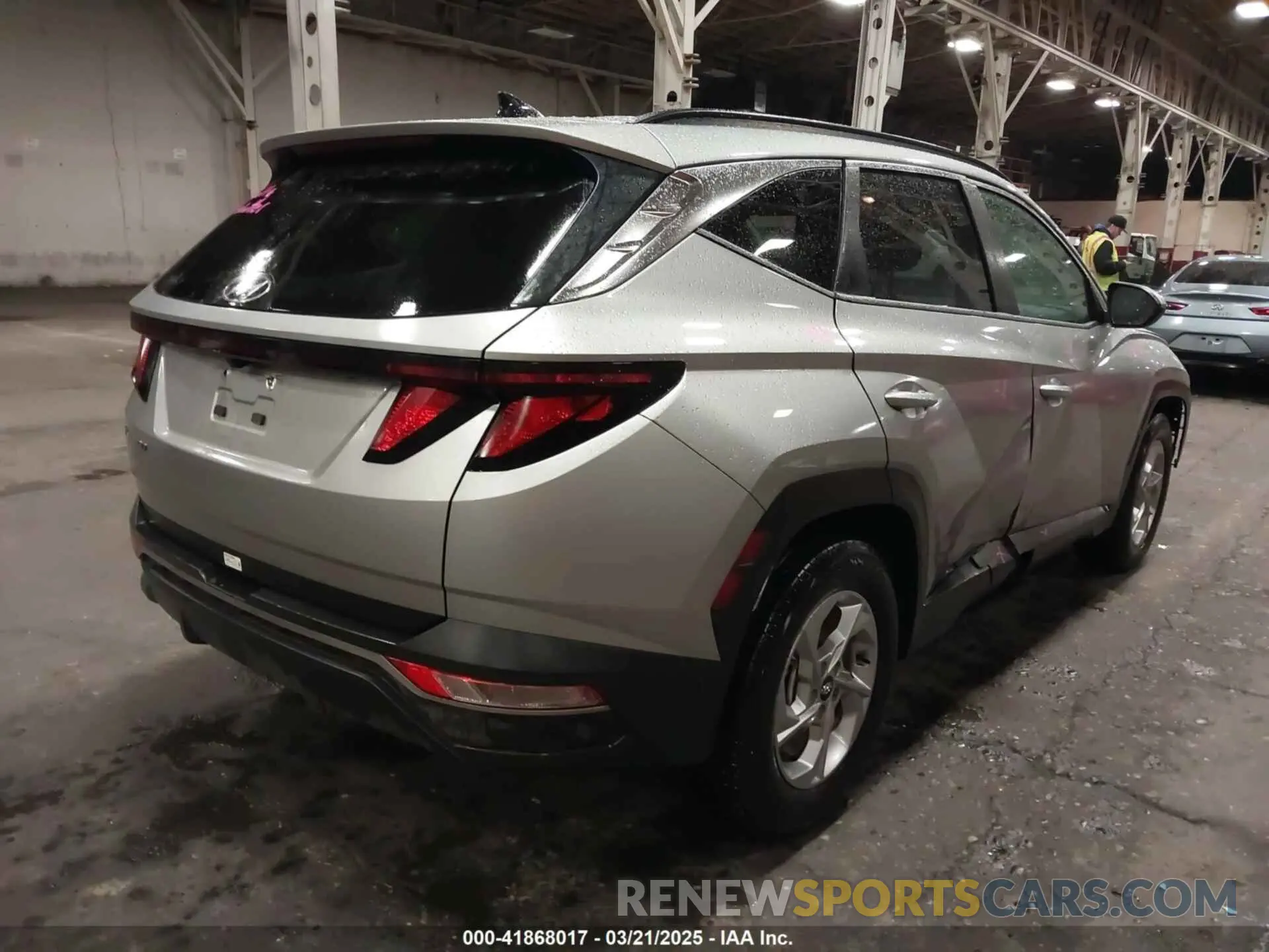 4 Photograph of a damaged car 5NMJB3DE1RH403522 HYUNDAI TUCSON 2024