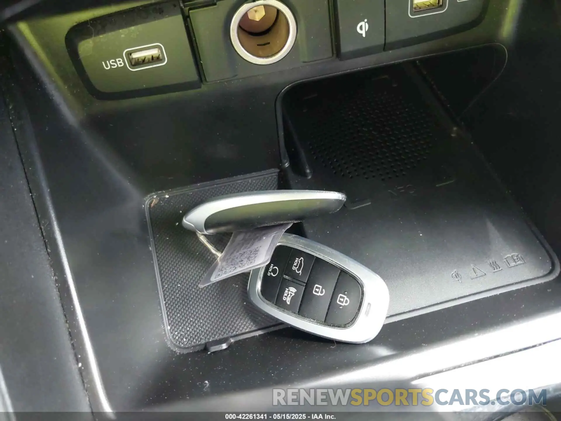 11 Photograph of a damaged car 5NMJB3DE1RH428288 HYUNDAI TUCSON 2024