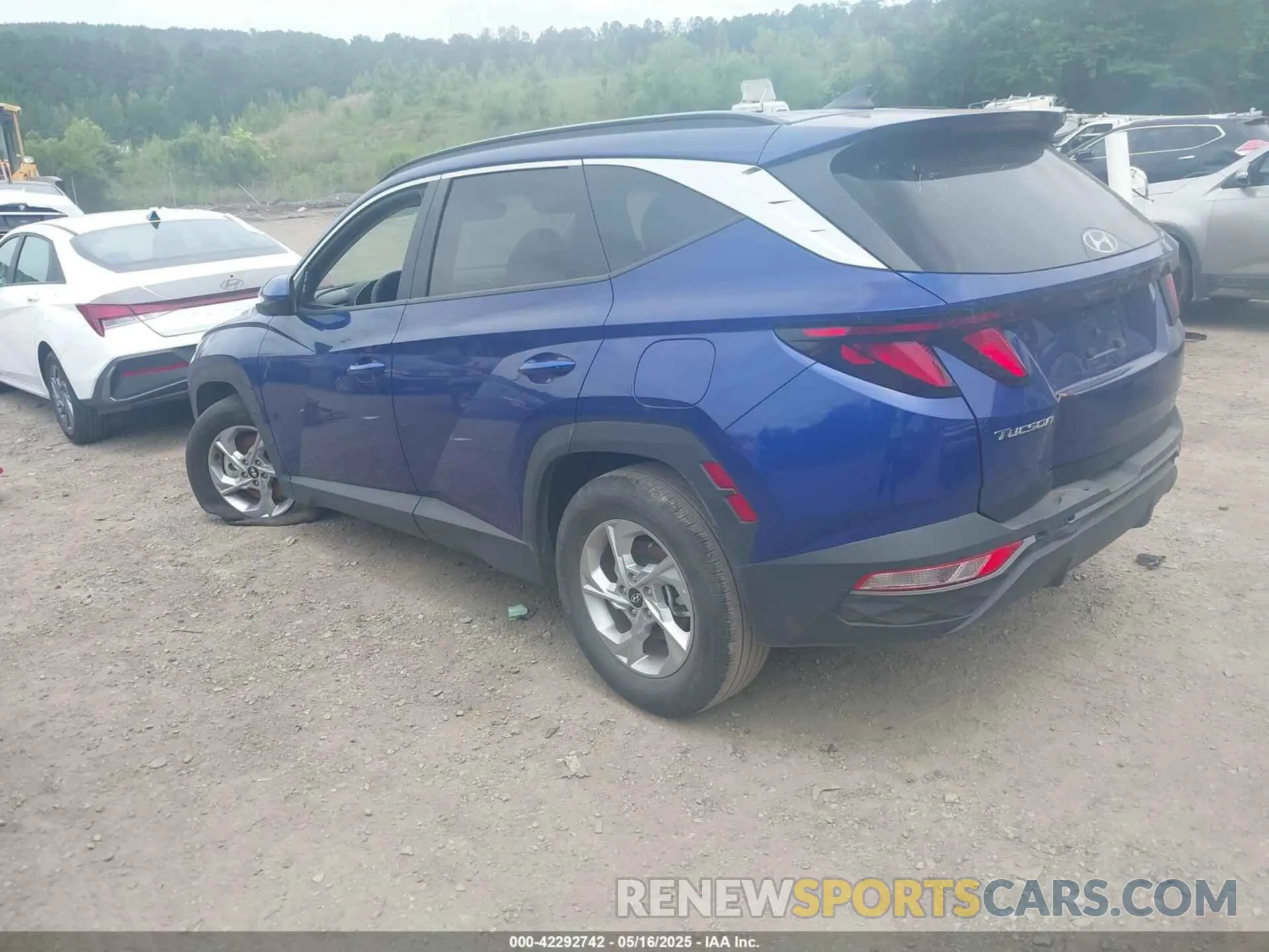 3 Photograph of a damaged car 5NMJB3DE4RH354378 HYUNDAI TUCSON 2024