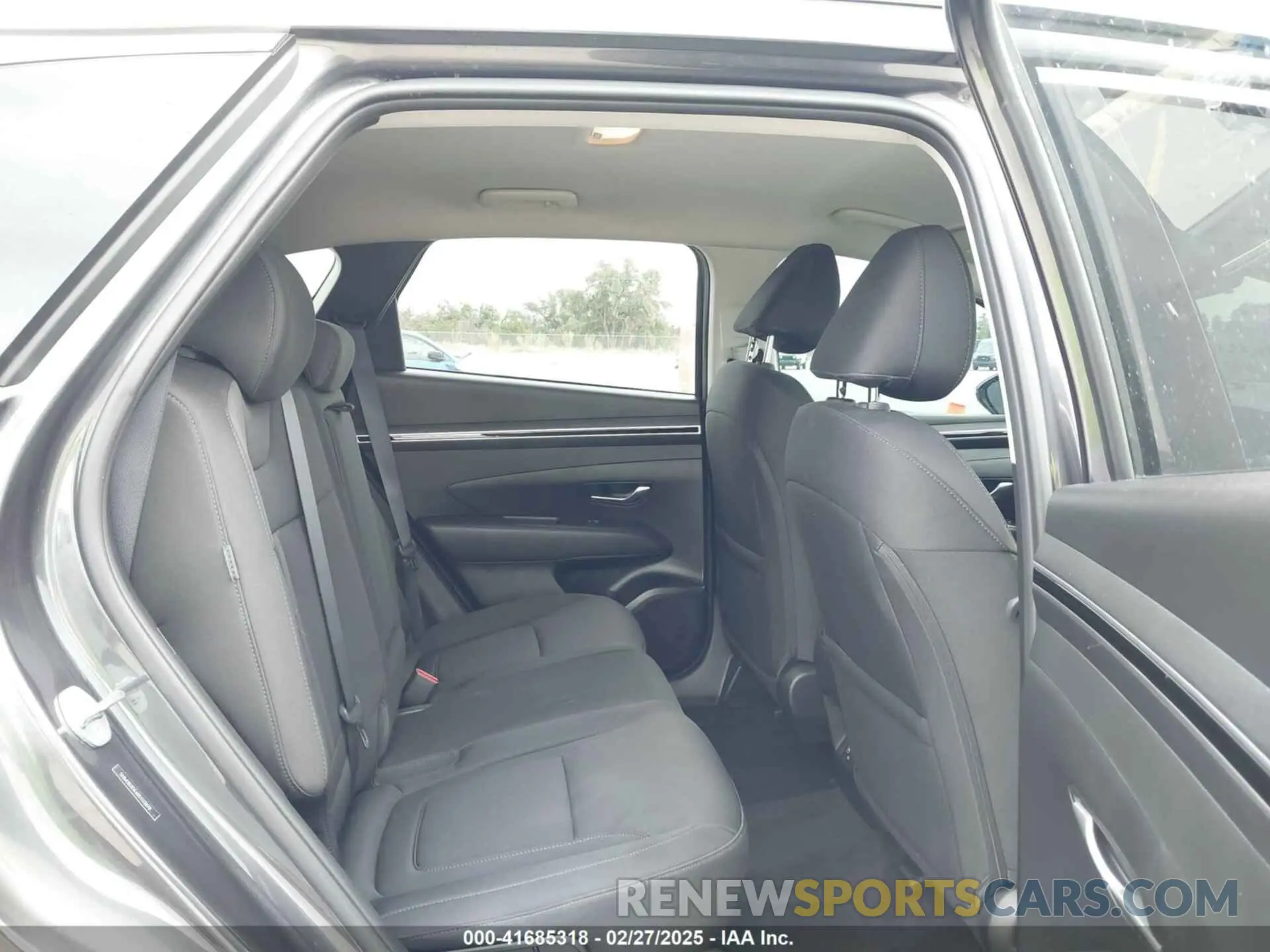 8 Photograph of a damaged car 5NMJB3DE6RH313878 HYUNDAI TUCSON 2024