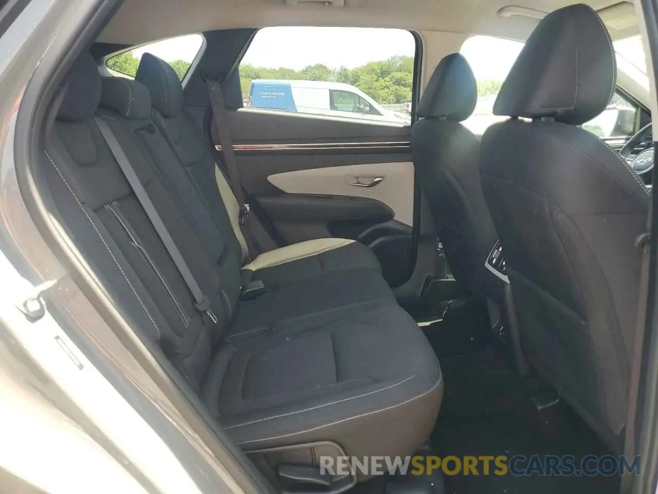 11 Photograph of a damaged car 5NMJB3DE6RH358593 HYUNDAI TUCSON 2024