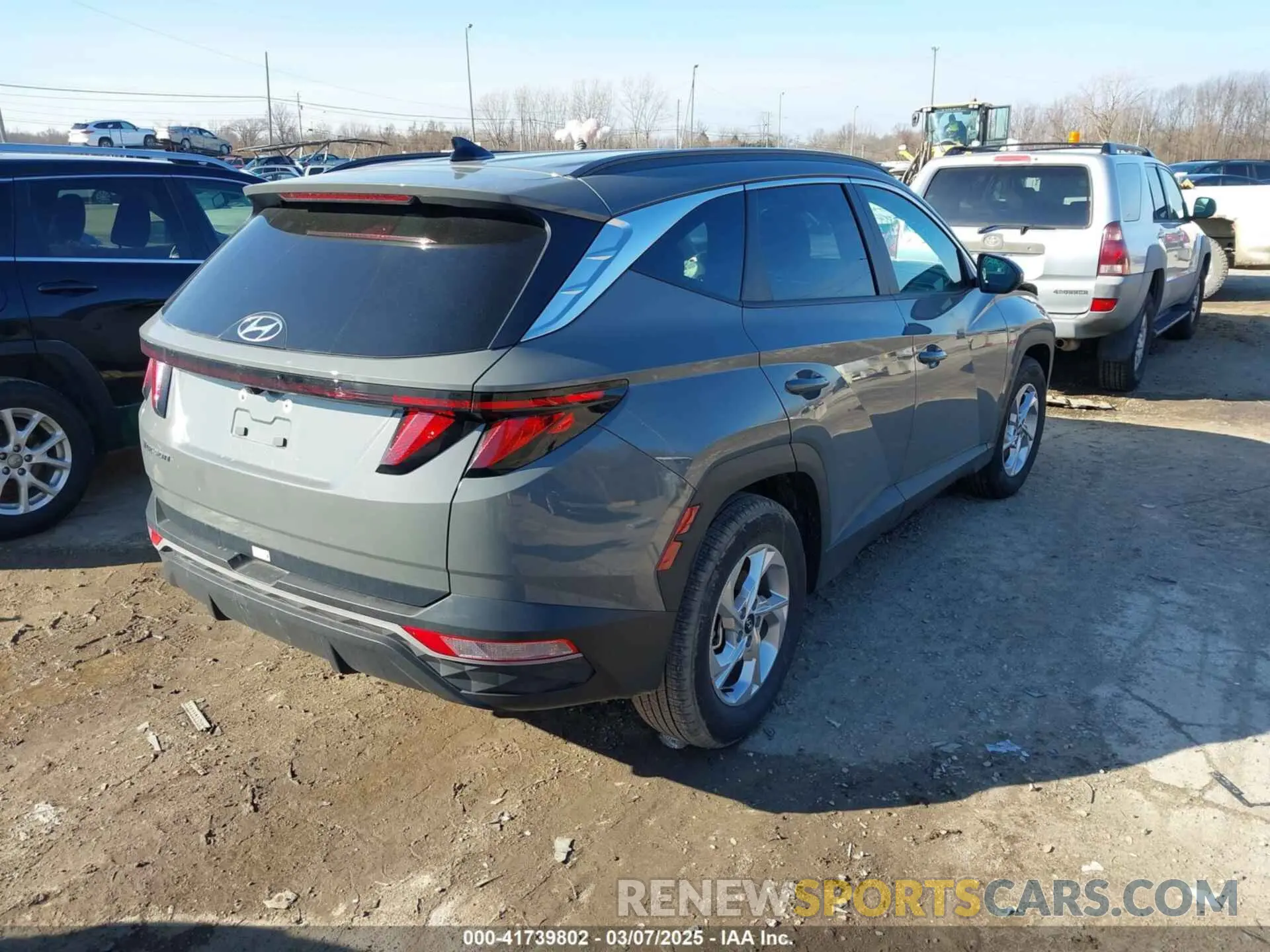 4 Photograph of a damaged car 5NMJB3DE6RH395675 HYUNDAI TUCSON 2024