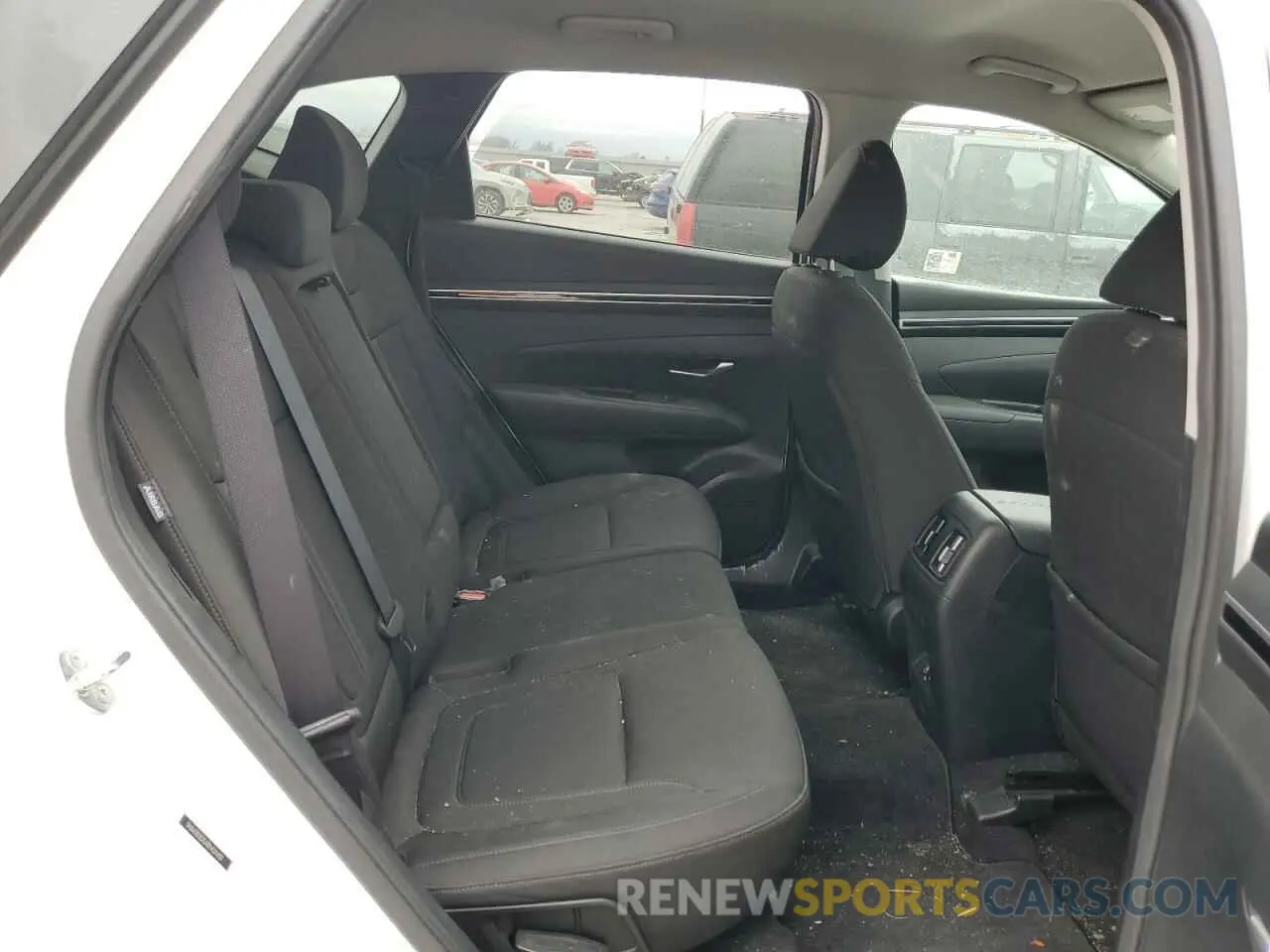 11 Photograph of a damaged car 5NMJB3DE6RH424401 HYUNDAI TUCSON 2024