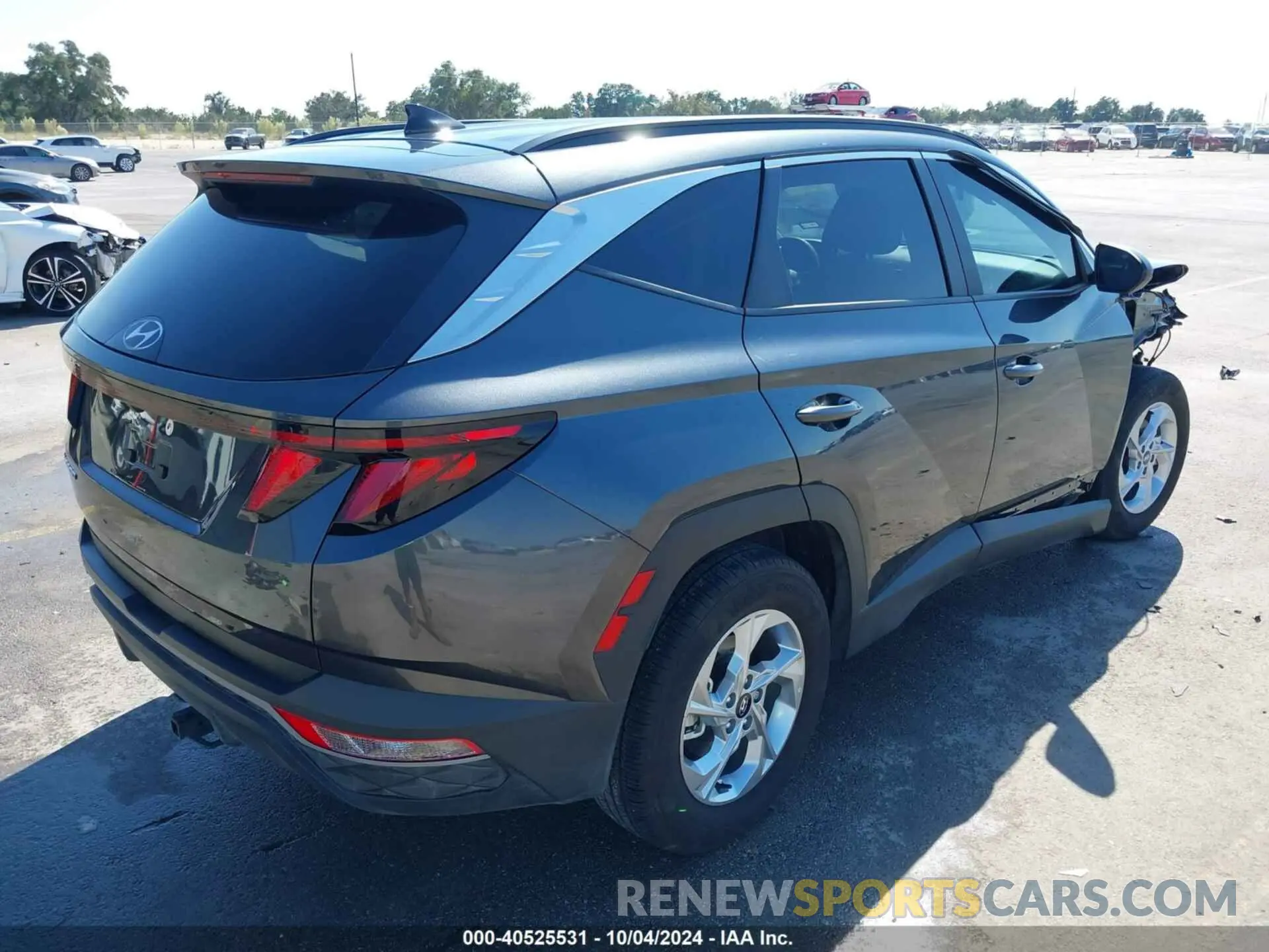 4 Photograph of a damaged car 5NMJB3DE7RH341947 HYUNDAI TUCSON 2024