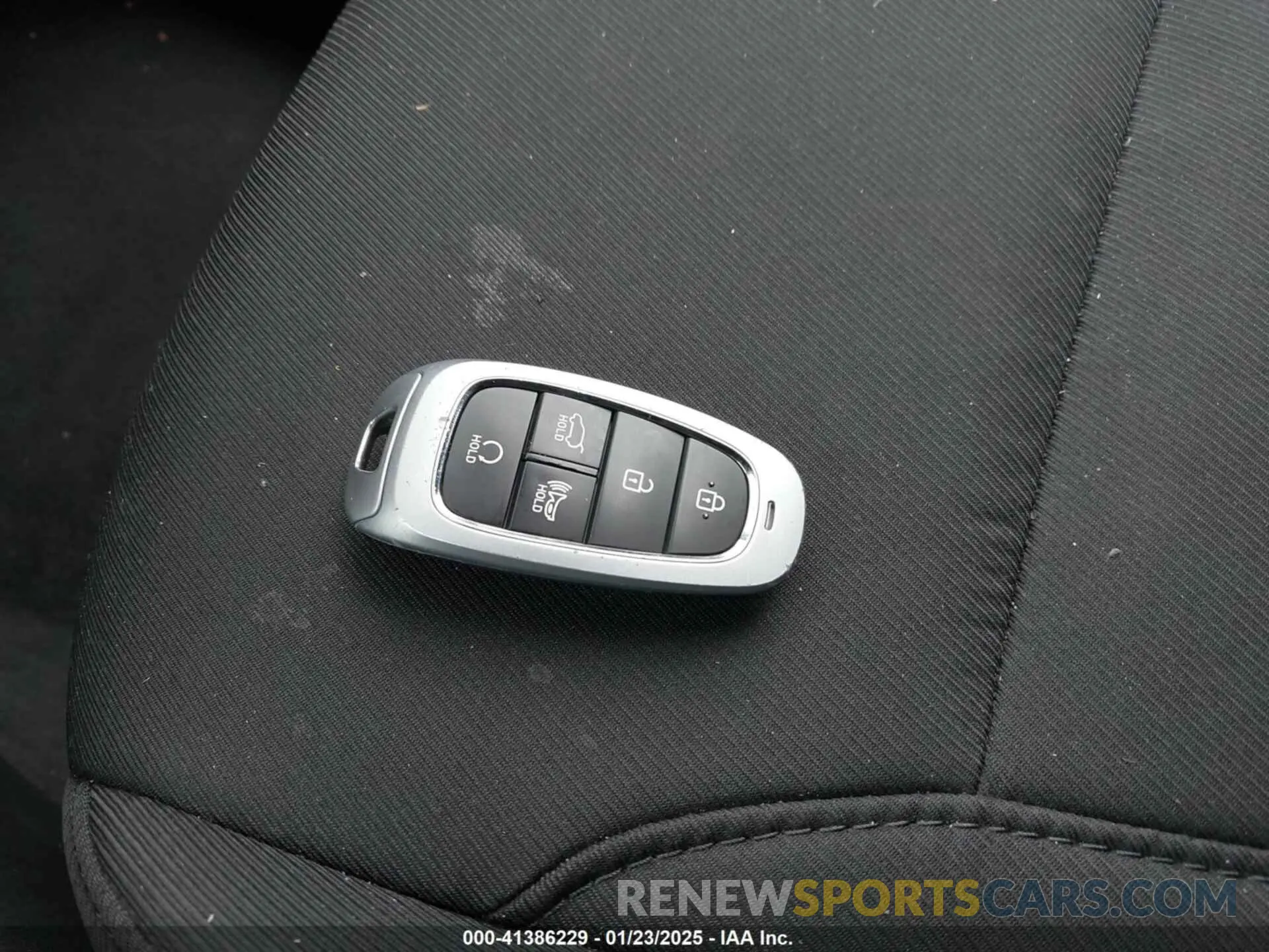 11 Photograph of a damaged car 5NMJB3DE7RH372356 HYUNDAI TUCSON 2024