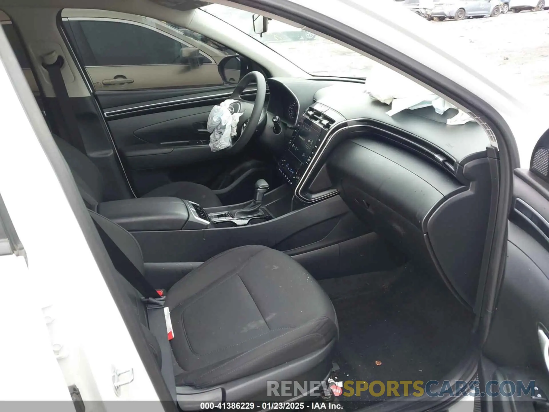 5 Photograph of a damaged car 5NMJB3DE7RH372356 HYUNDAI TUCSON 2024
