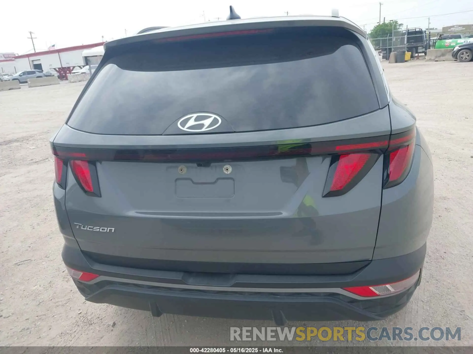 16 Photograph of a damaged car 5NMJB3DE8RH411309 HYUNDAI TUCSON 2024