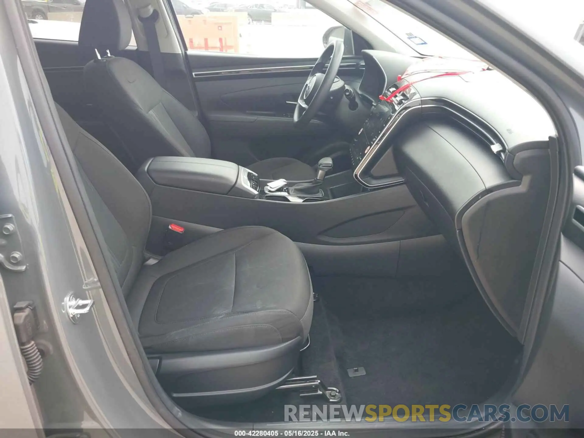 5 Photograph of a damaged car 5NMJB3DE8RH411309 HYUNDAI TUCSON 2024