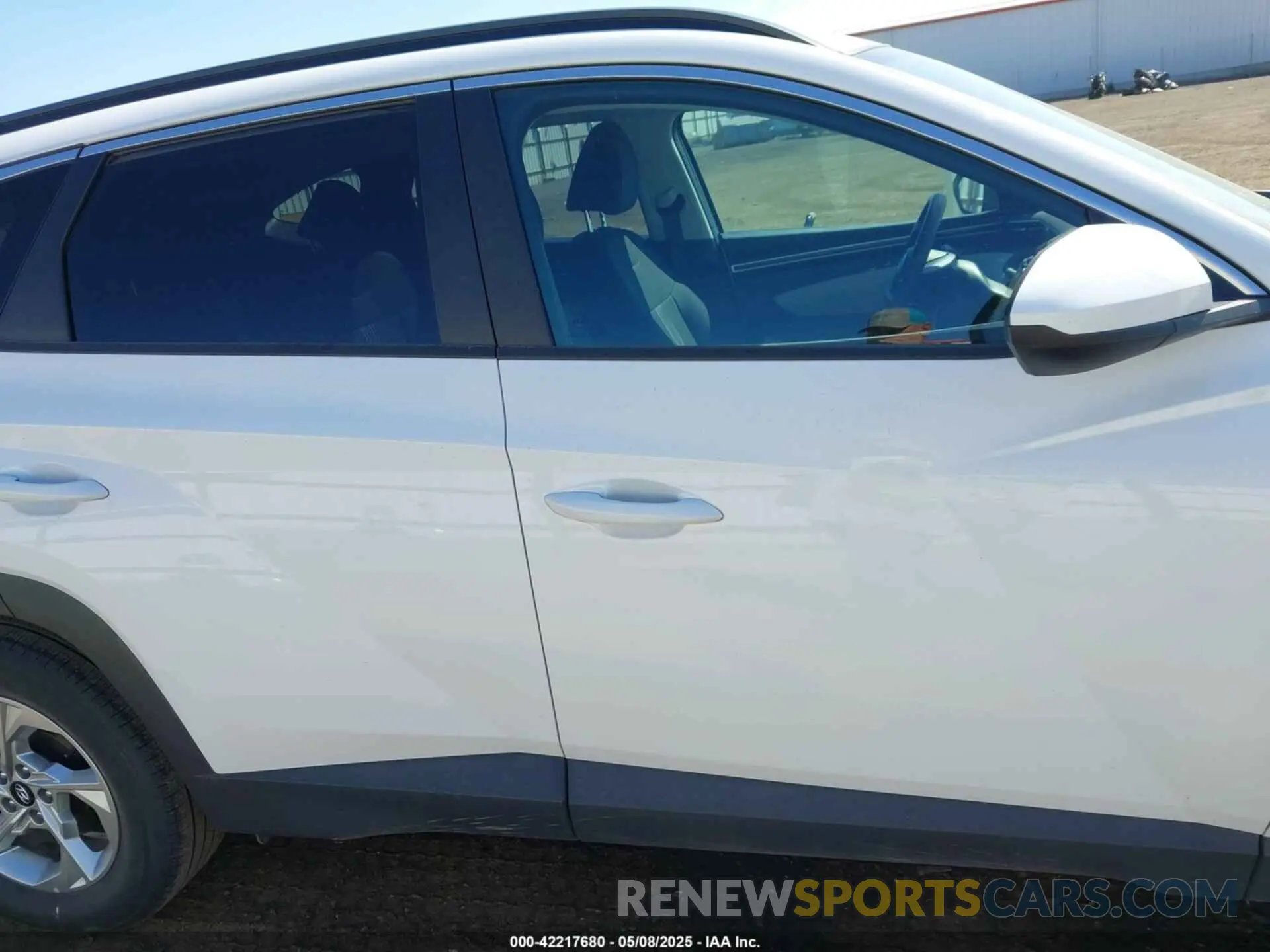 14 Photograph of a damaged car 5NMJB3DE8RH421998 HYUNDAI TUCSON 2024