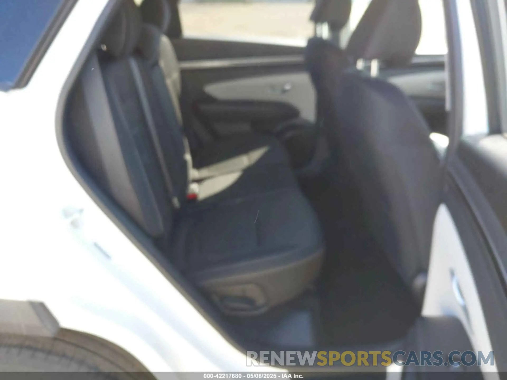 8 Photograph of a damaged car 5NMJB3DE8RH421998 HYUNDAI TUCSON 2024