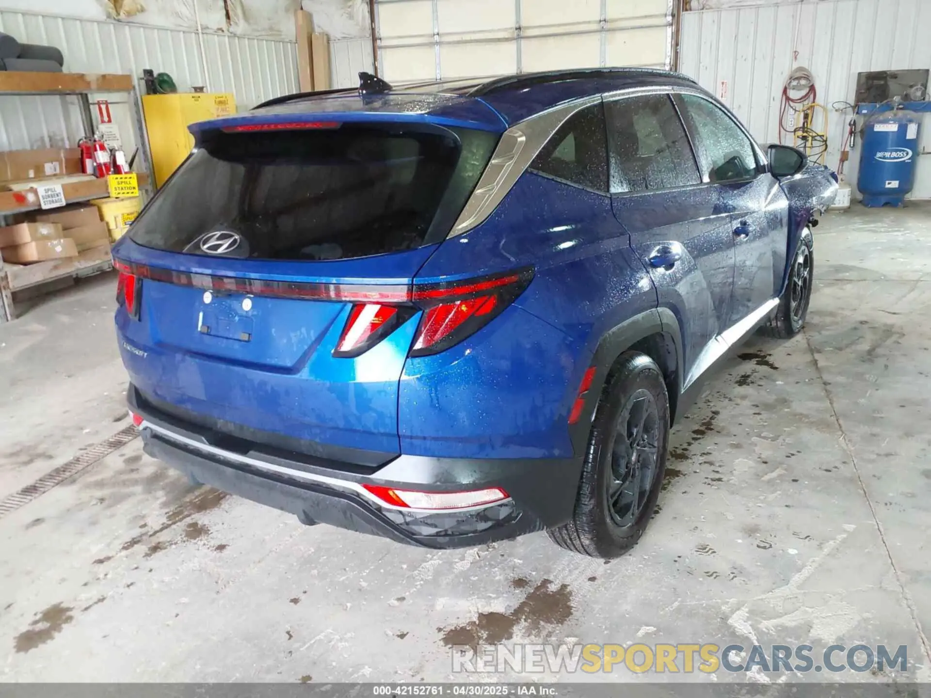 4 Photograph of a damaged car 5NMJB3DE9RH295893 HYUNDAI TUCSON 2024