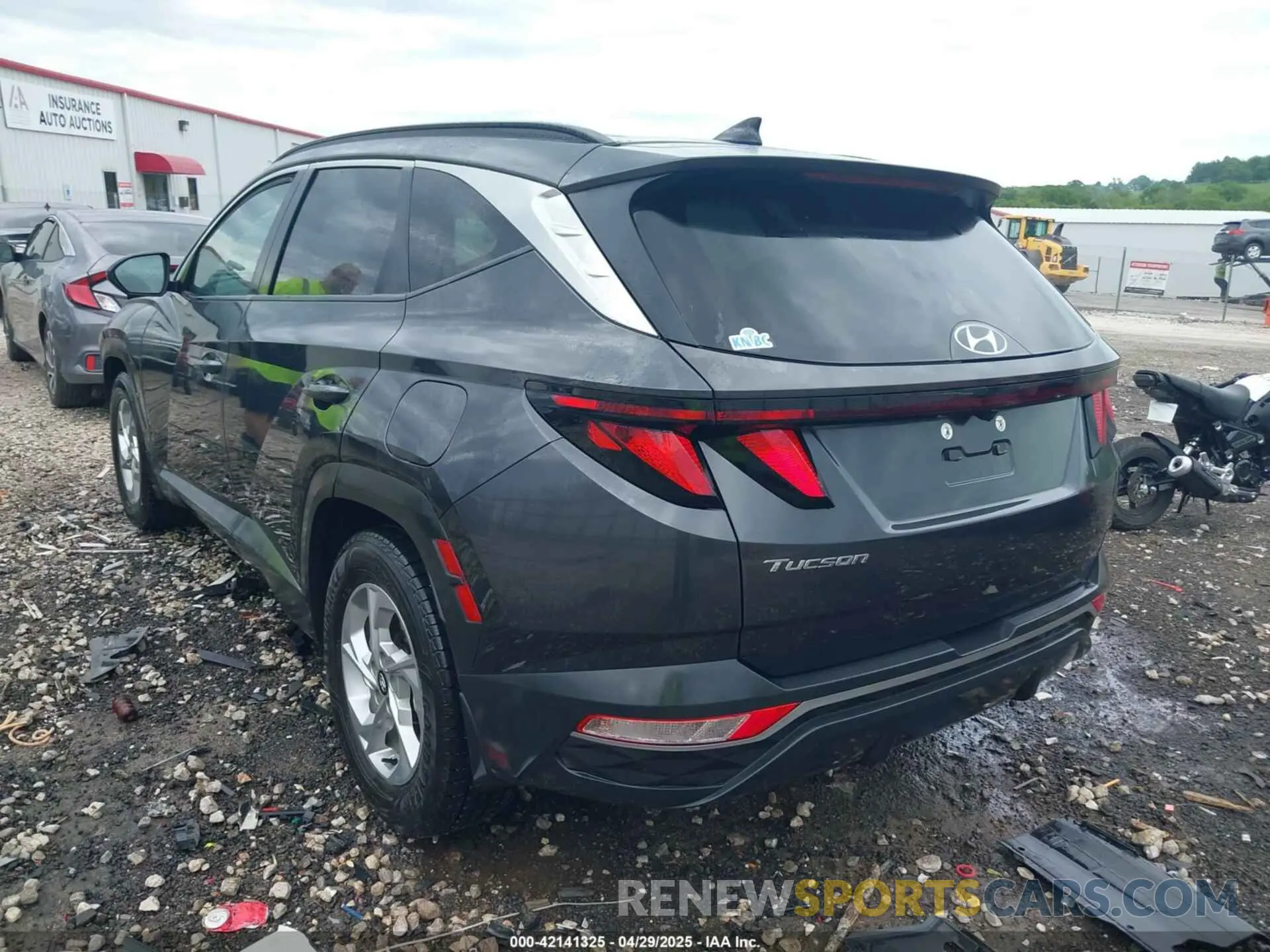 3 Photograph of a damaged car 5NMJB3DE9RH320419 HYUNDAI TUCSON 2024
