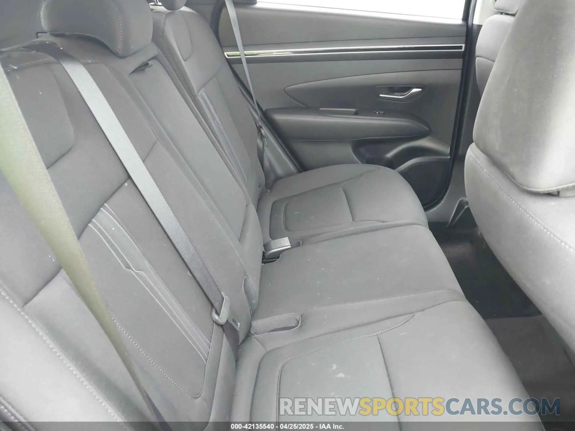 8 Photograph of a damaged car 5NMJBCDE0RH297158 HYUNDAI TUCSON 2024