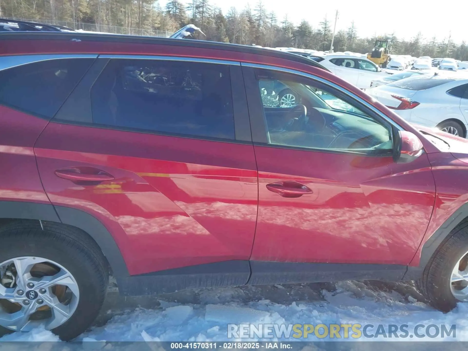 14 Photograph of a damaged car 5NMJBCDE0RH414530 HYUNDAI TUCSON 2024