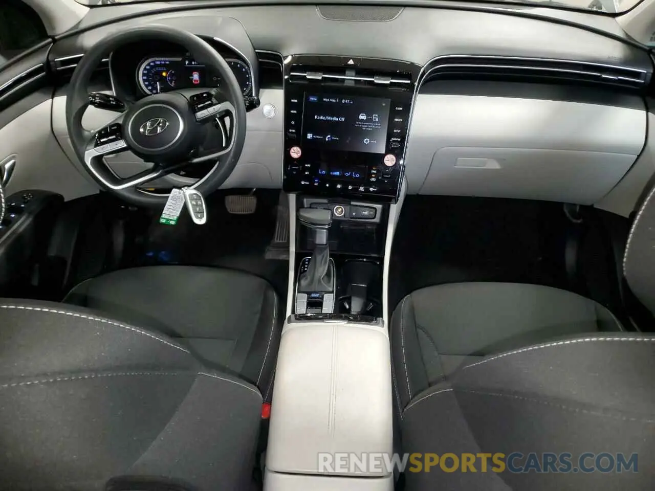 8 Photograph of a damaged car 5NMJBCDE2RH339958 HYUNDAI TUCSON 2024