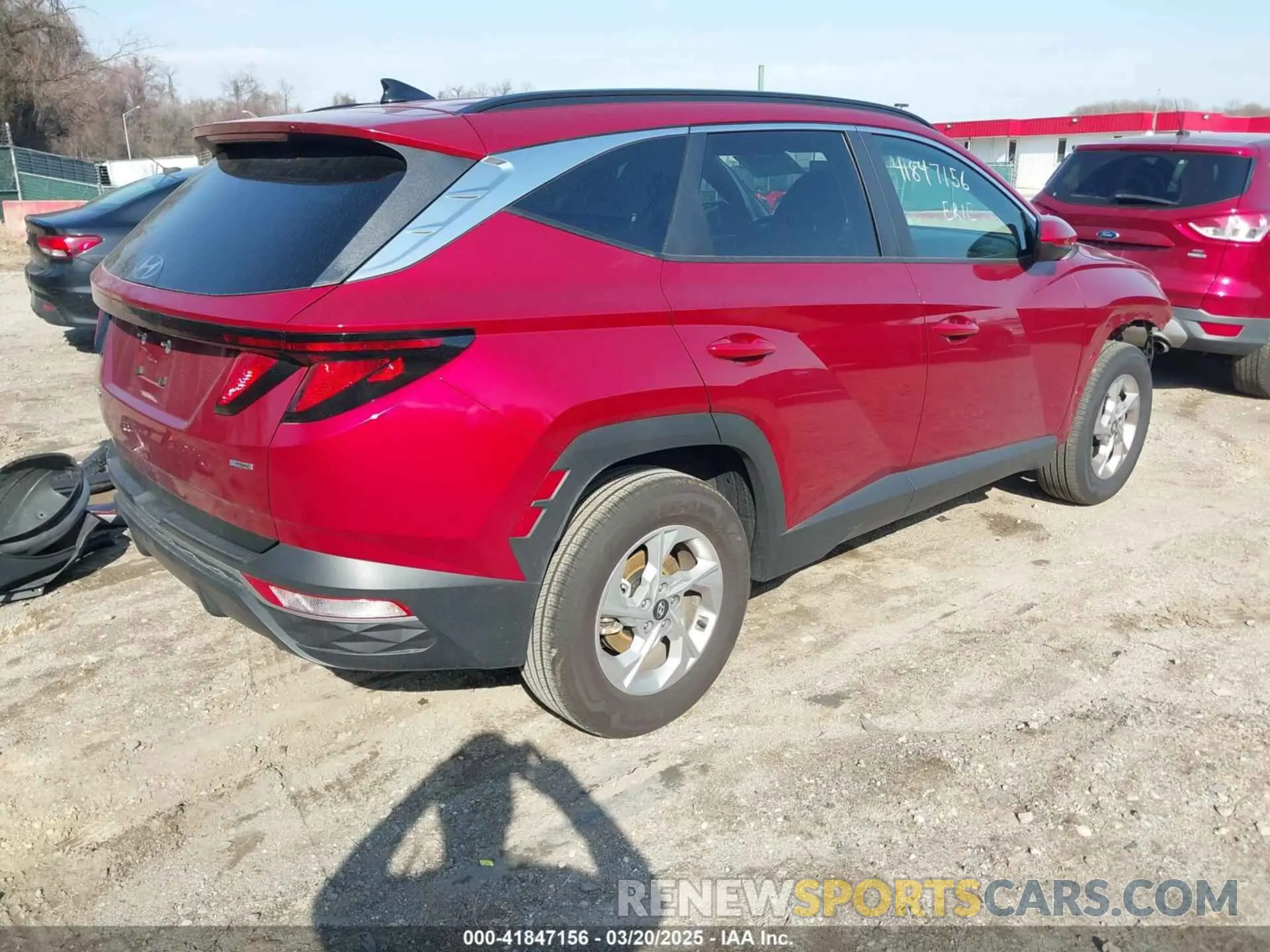 4 Photograph of a damaged car 5NMJBCDE3RH415140 HYUNDAI TUCSON 2024