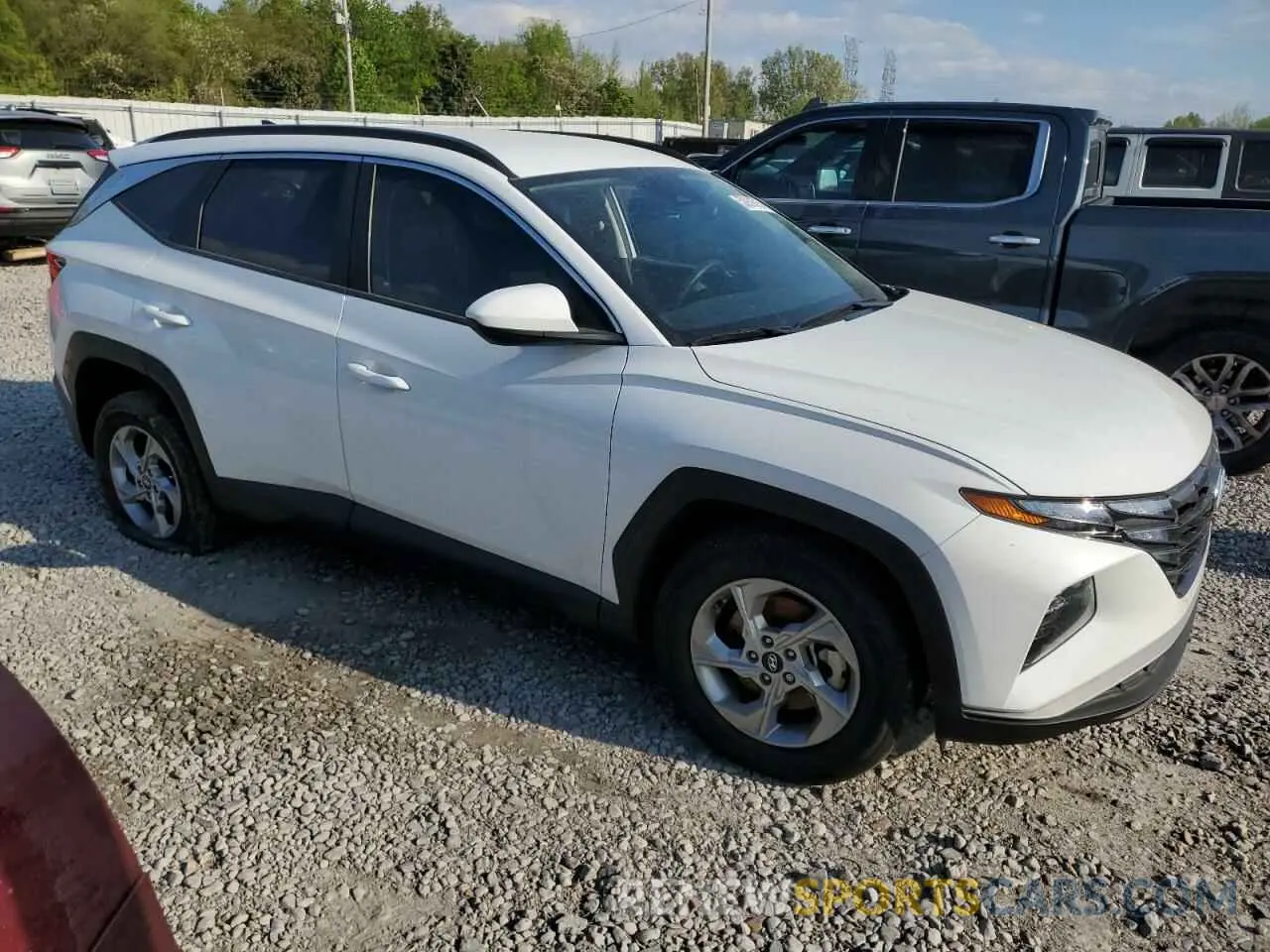 4 Photograph of a damaged car 5NMJBCDE8RH331069 HYUNDAI TUCSON 2024
