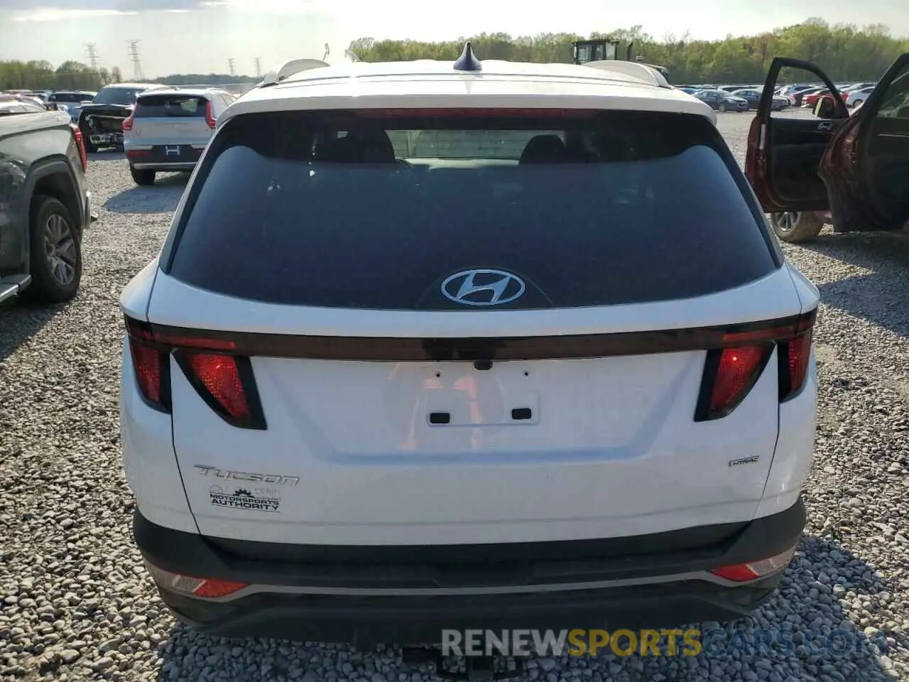 6 Photograph of a damaged car 5NMJBCDE8RH331069 HYUNDAI TUCSON 2024