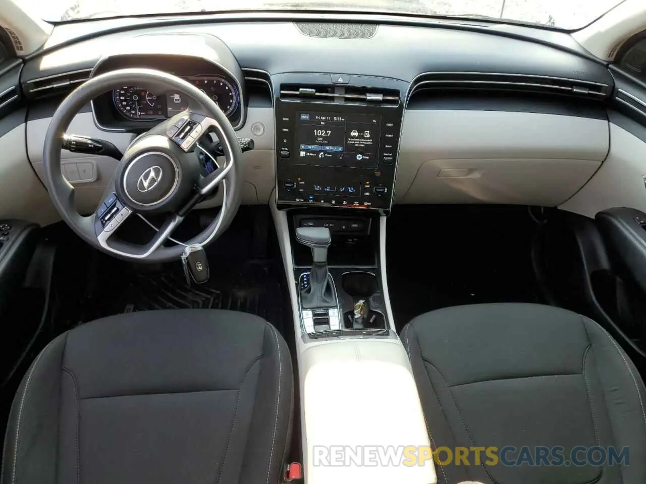 8 Photograph of a damaged car 5NMJBCDE8RH331069 HYUNDAI TUCSON 2024