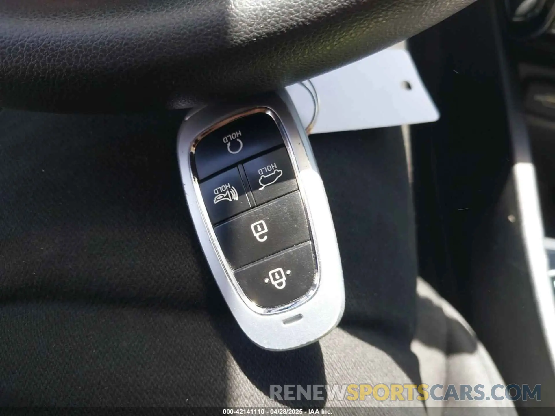 11 Photograph of a damaged car 5NMJBCDE9RH339164 HYUNDAI TUCSON 2024