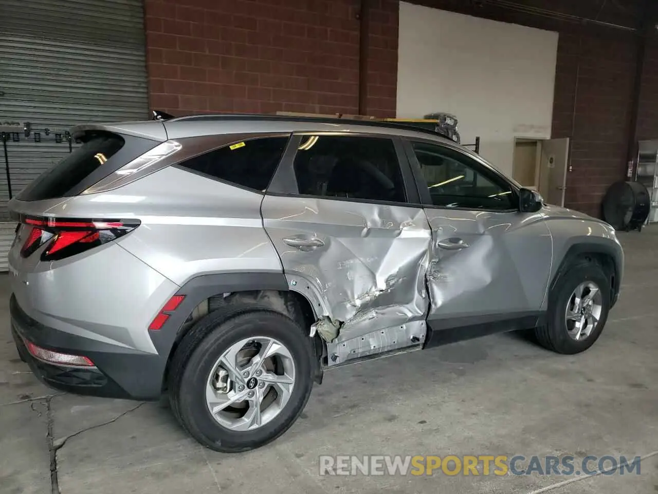 3 Photograph of a damaged car 5NMJBCDE9RH386565 HYUNDAI TUCSON 2024