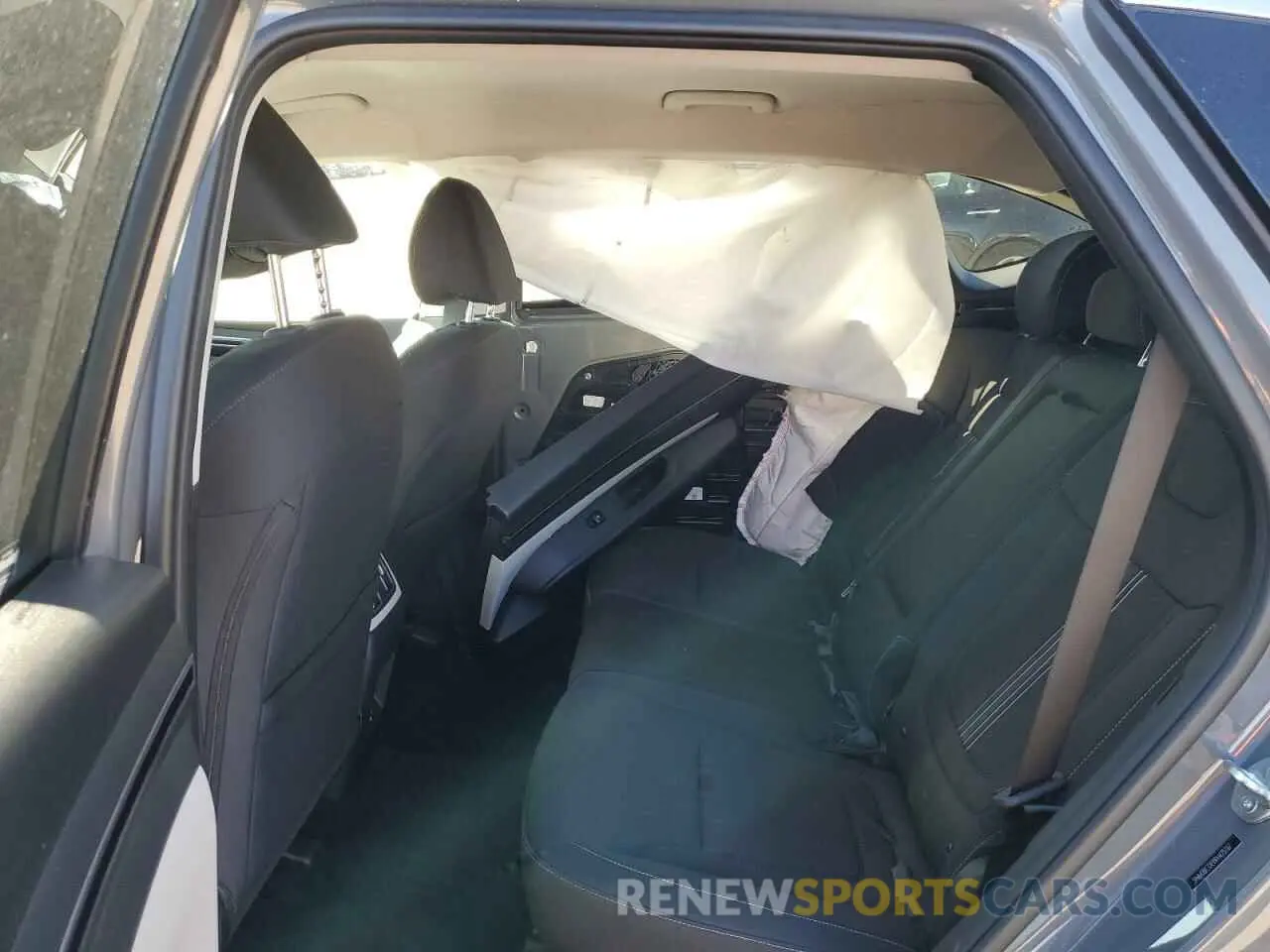 11 Photograph of a damaged car 5NMJBCDE9RH425767 HYUNDAI TUCSON 2024