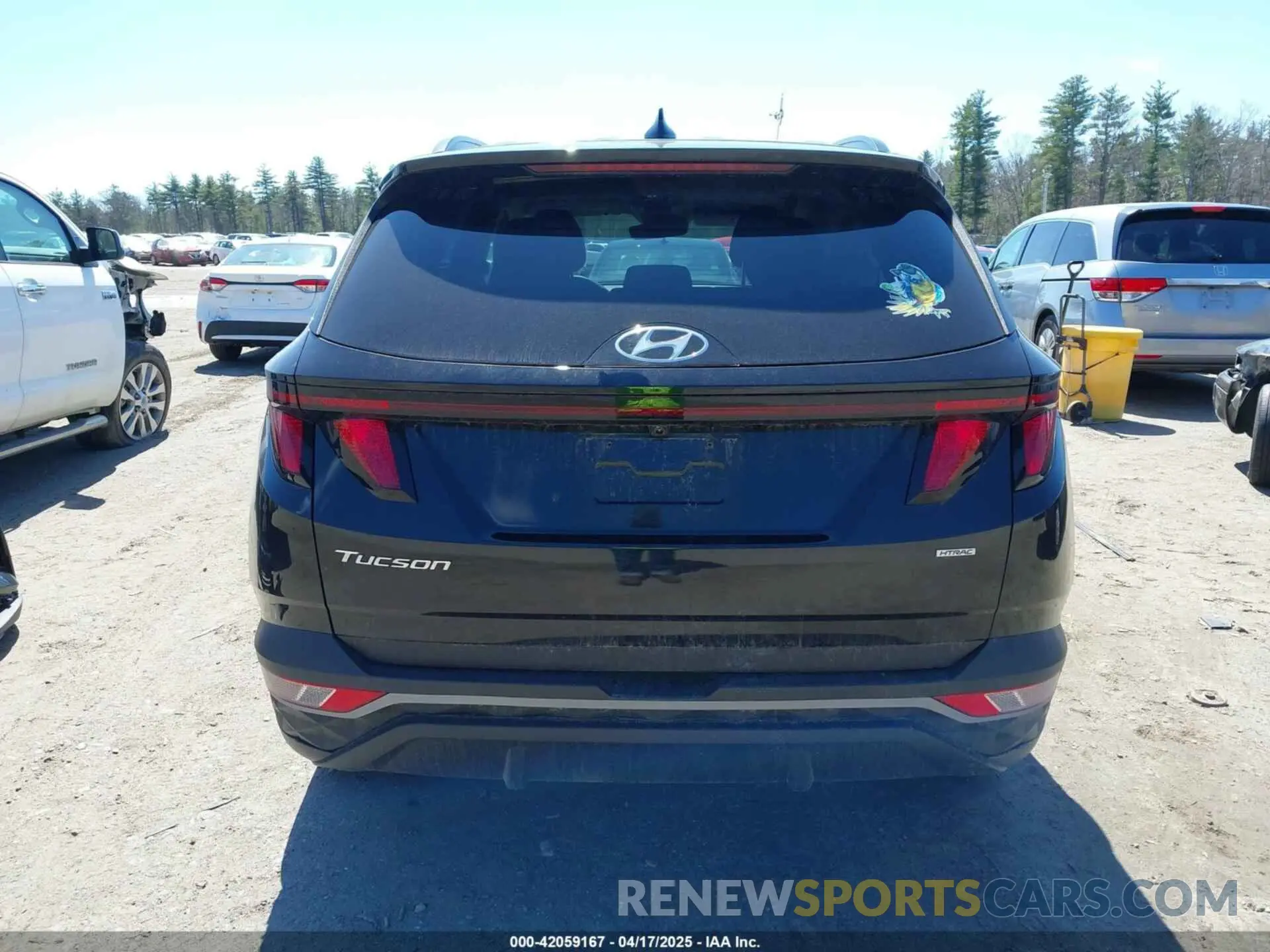 17 Photograph of a damaged car 5NMJBCDEXRH378992 HYUNDAI TUCSON 2024