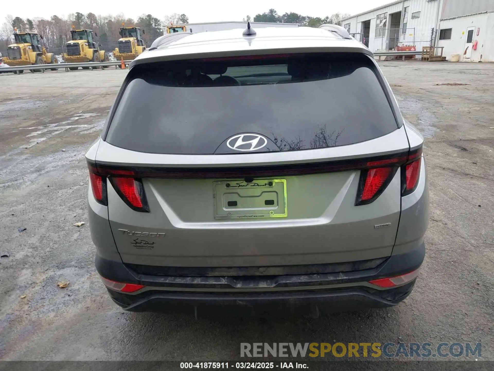 16 Photograph of a damaged car 5NMJBCDEXRH404720 HYUNDAI TUCSON 2024