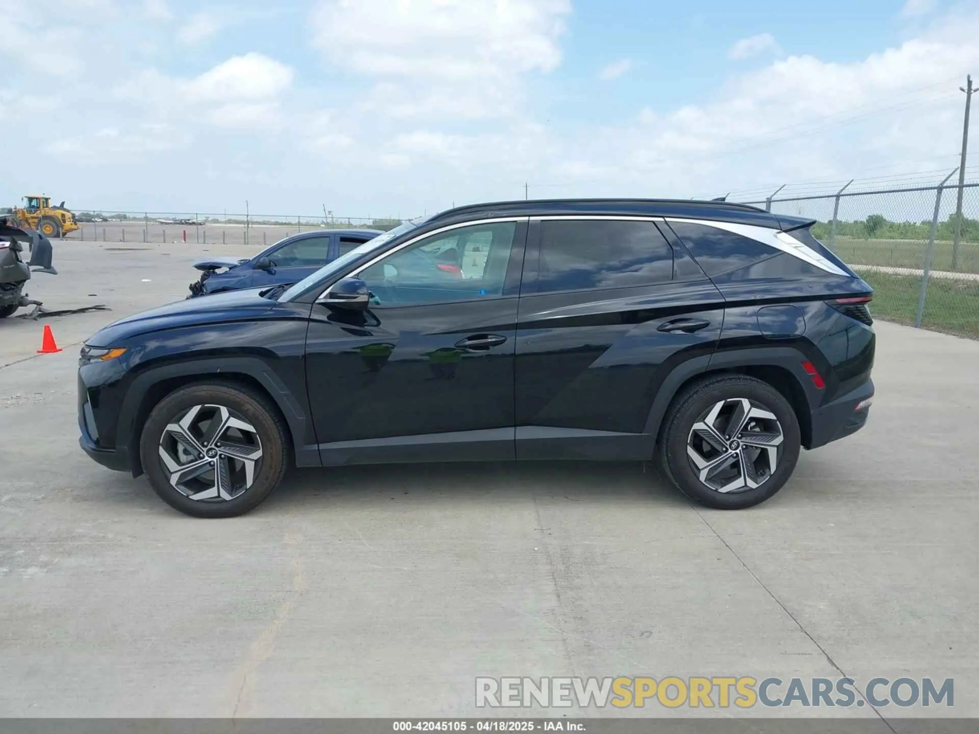 14 Photograph of a damaged car 5NMJE3DE2RH351390 HYUNDAI TUCSON 2024