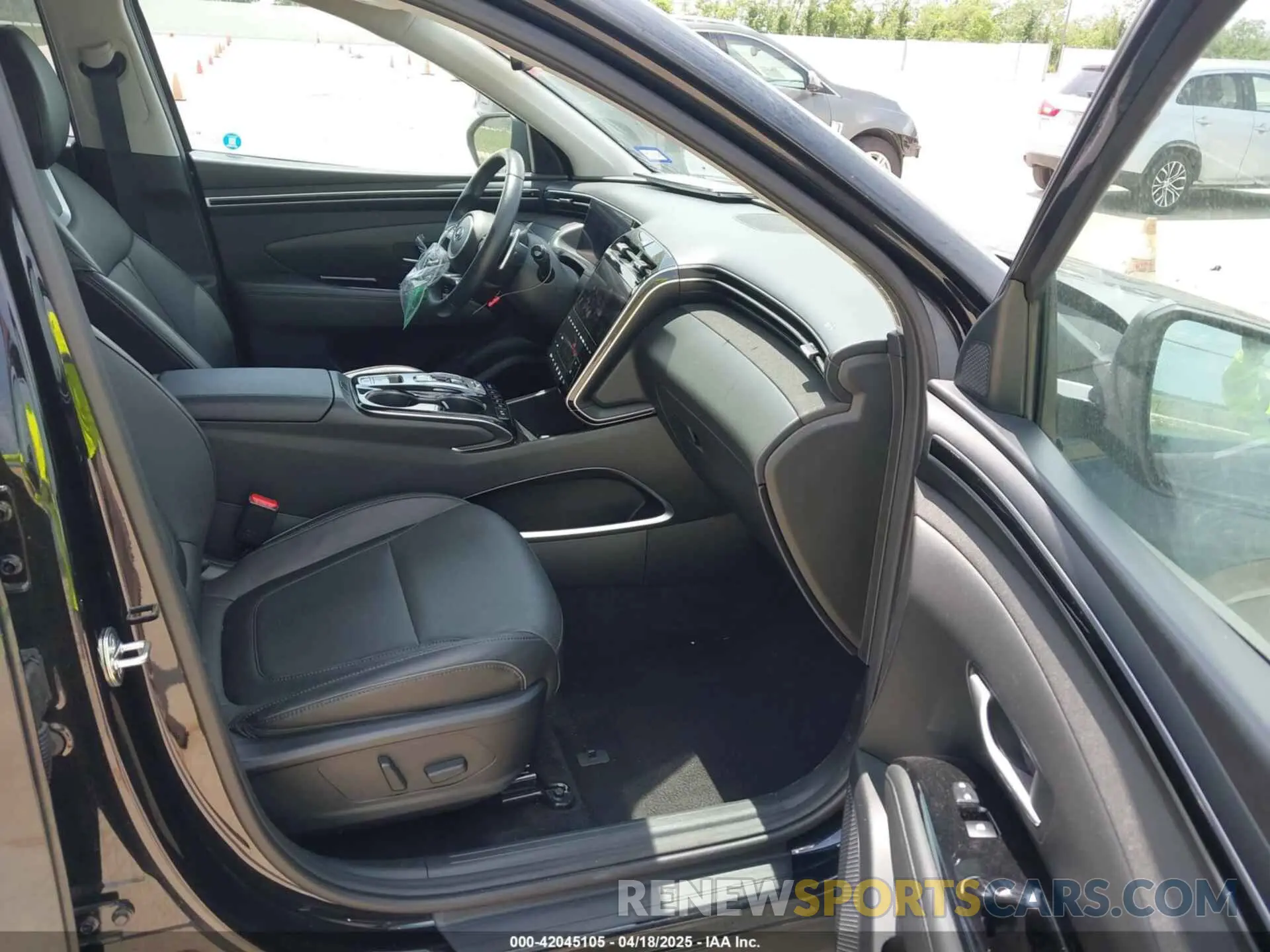 5 Photograph of a damaged car 5NMJE3DE2RH351390 HYUNDAI TUCSON 2024