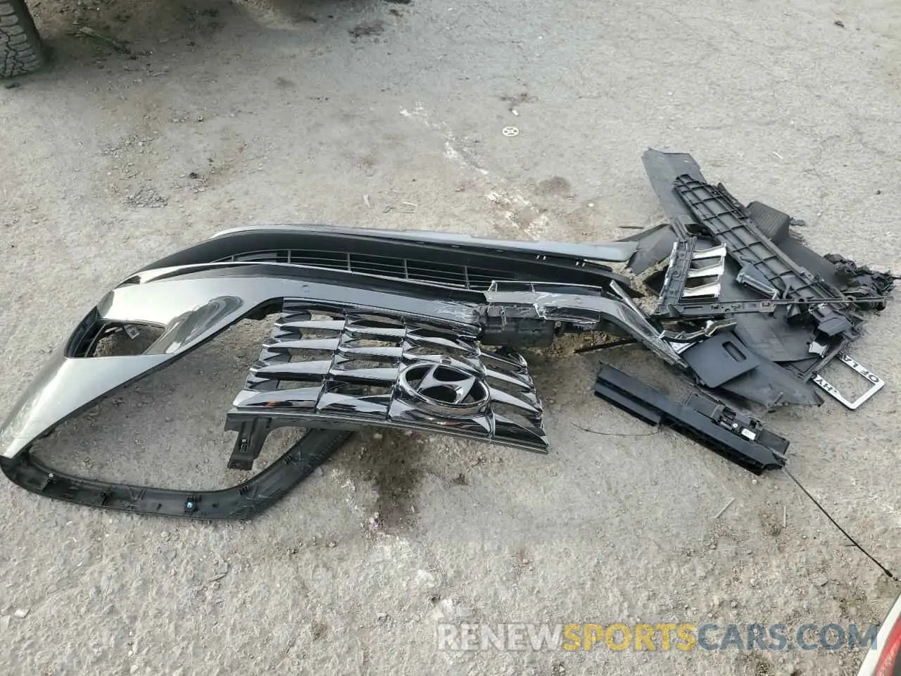 13 Photograph of a damaged car 5NMJE3DE4RH344909 HYUNDAI TUCSON 2024