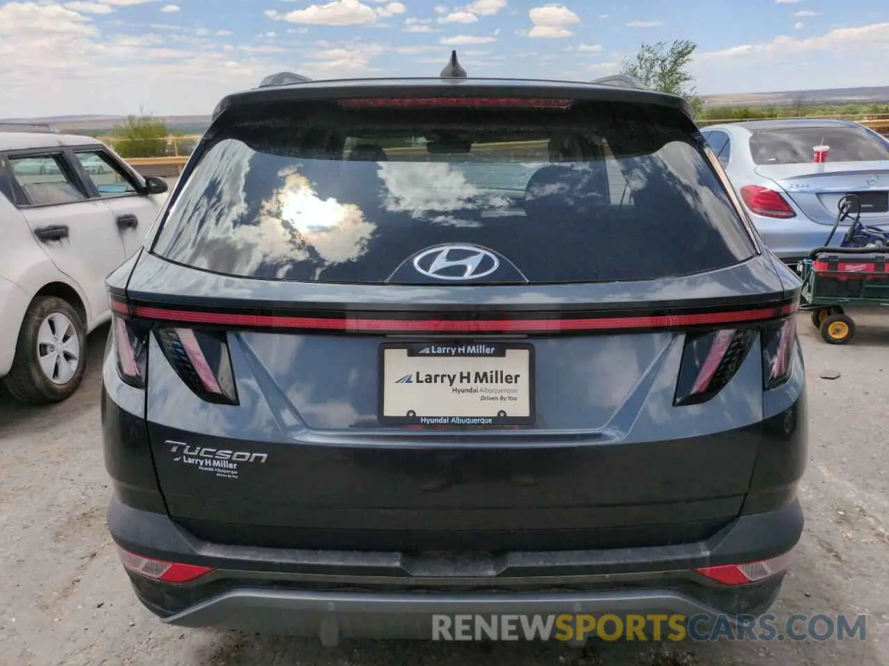 6 Photograph of a damaged car 5NMJE3DE7RH363289 HYUNDAI TUCSON 2024