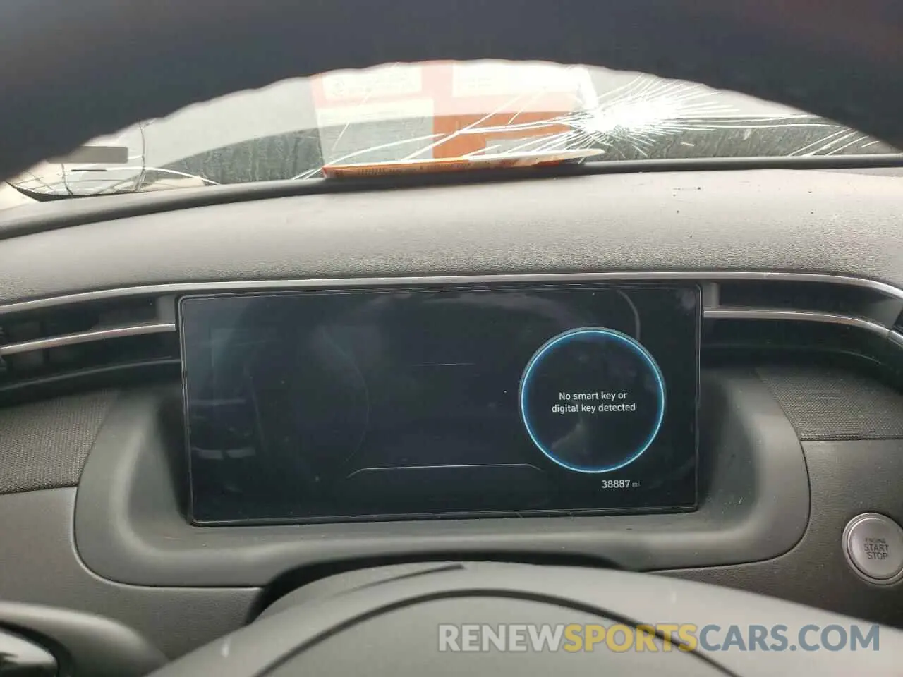9 Photograph of a damaged car 5NMJE3DE8RH348218 HYUNDAI TUCSON 2024